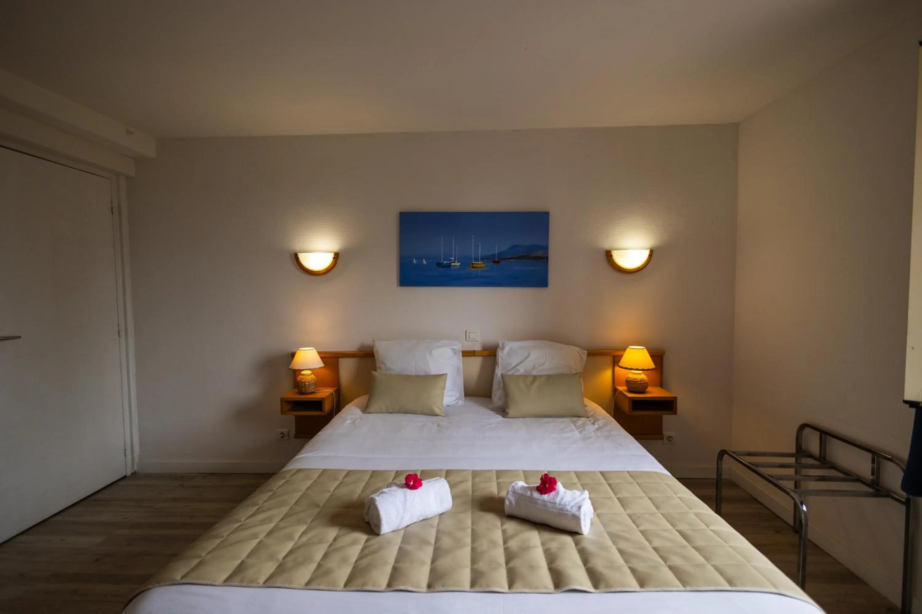 Bed in Logis des Crêtes de Pignols