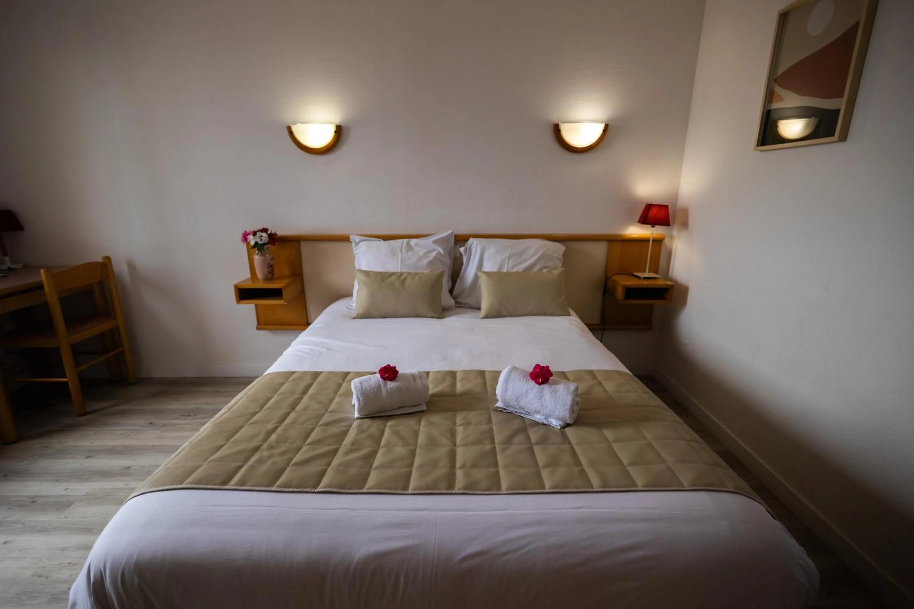 Bed in Logis des Crêtes de Pignols