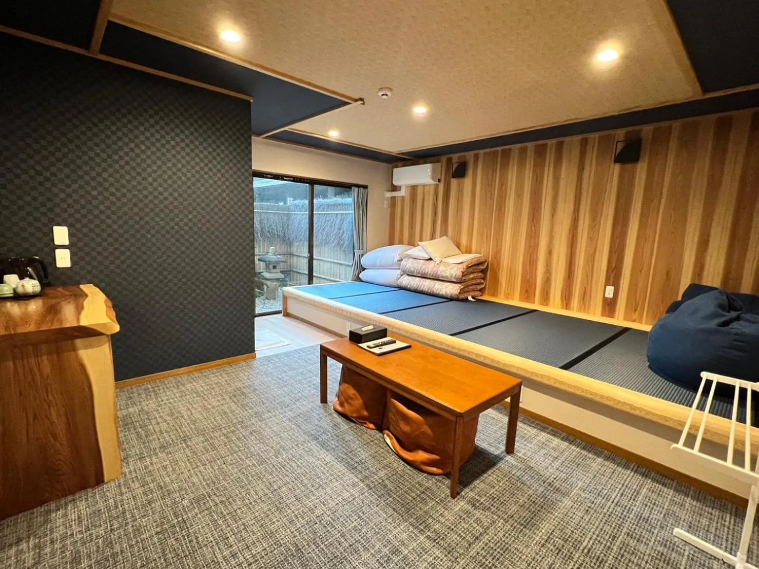 Bed in Onsen & Garden -Asante Inn-