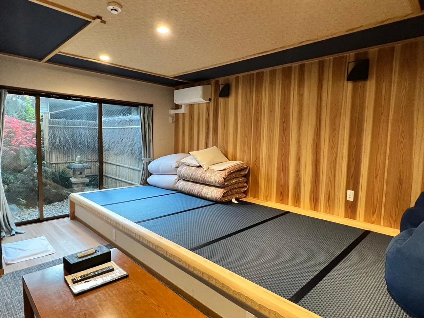 Bed in Onsen & Garden -Asante Inn-