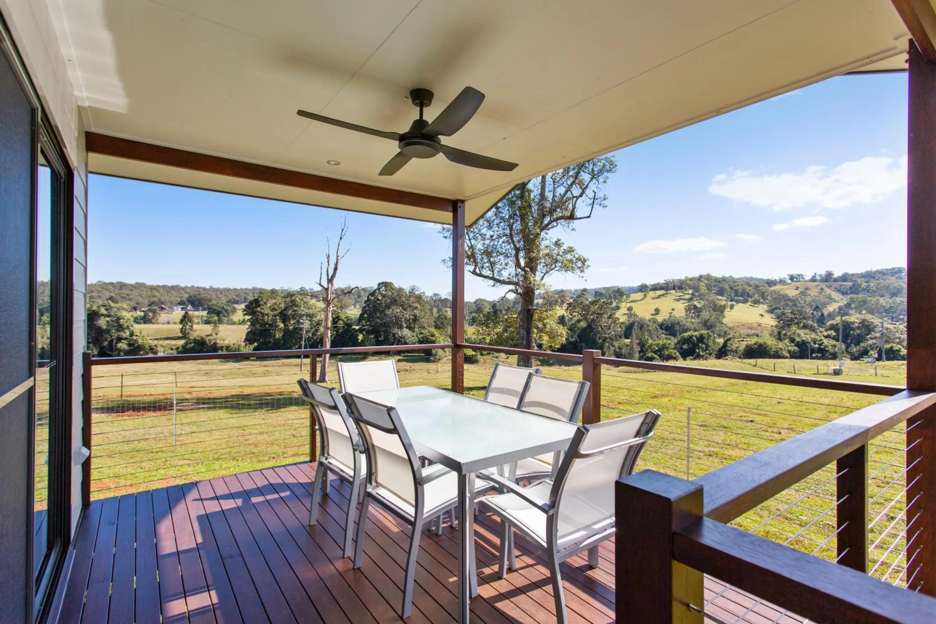 Valley Cabins By The Creek