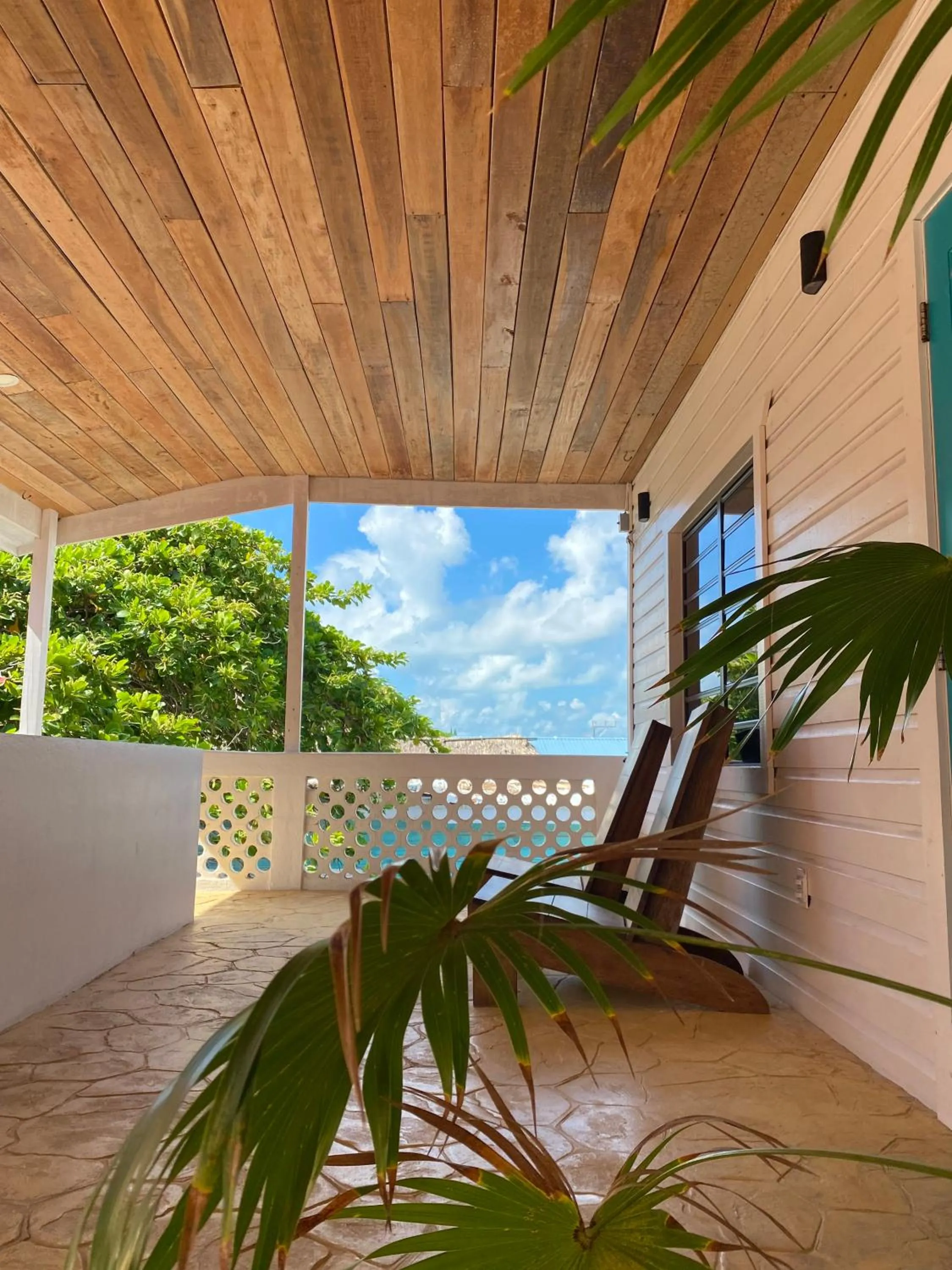 Patio in La Casa de Paz Hotel