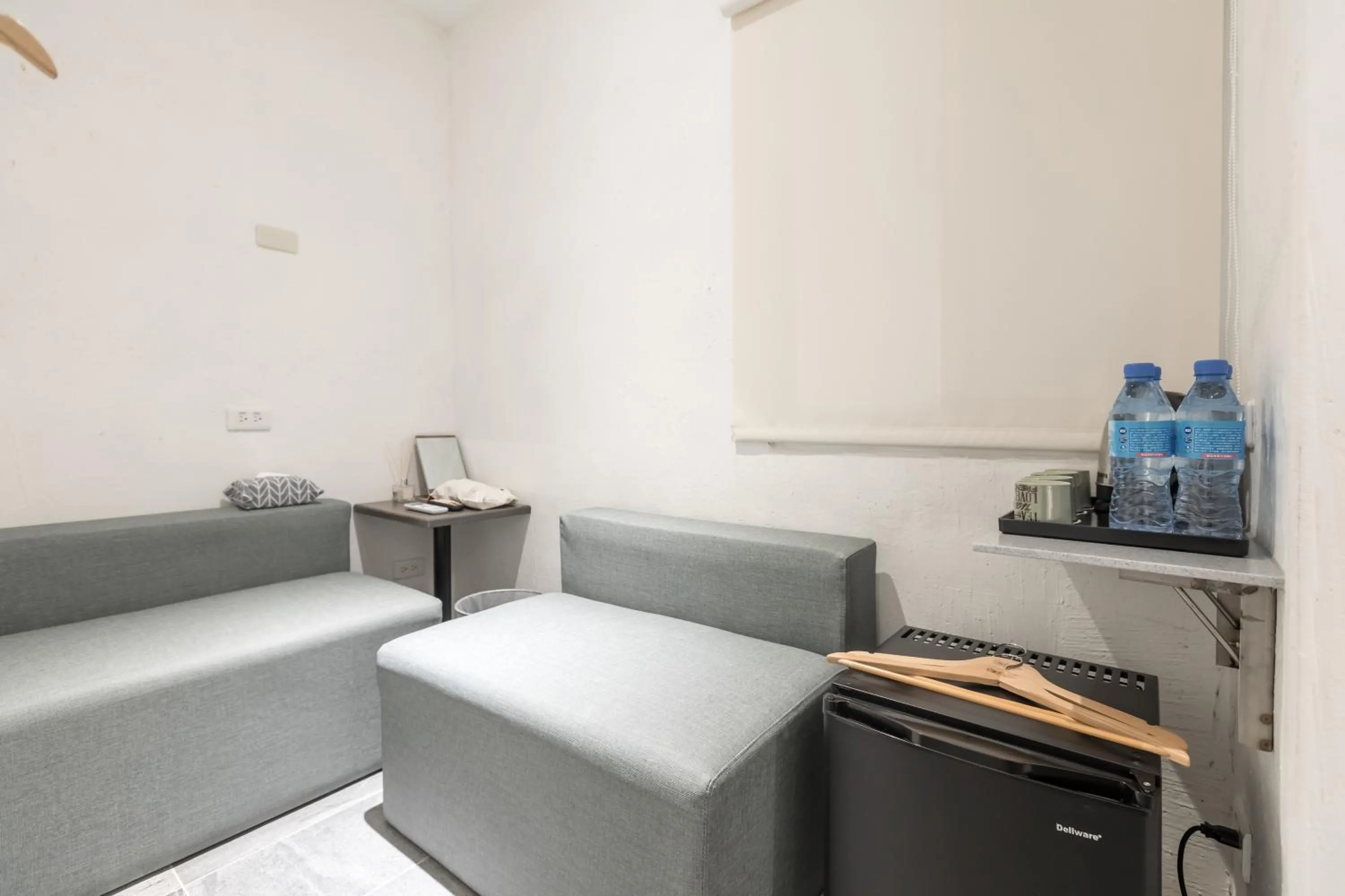 Seating area in Tiin Tinn Inn - Tiehua Xiutai