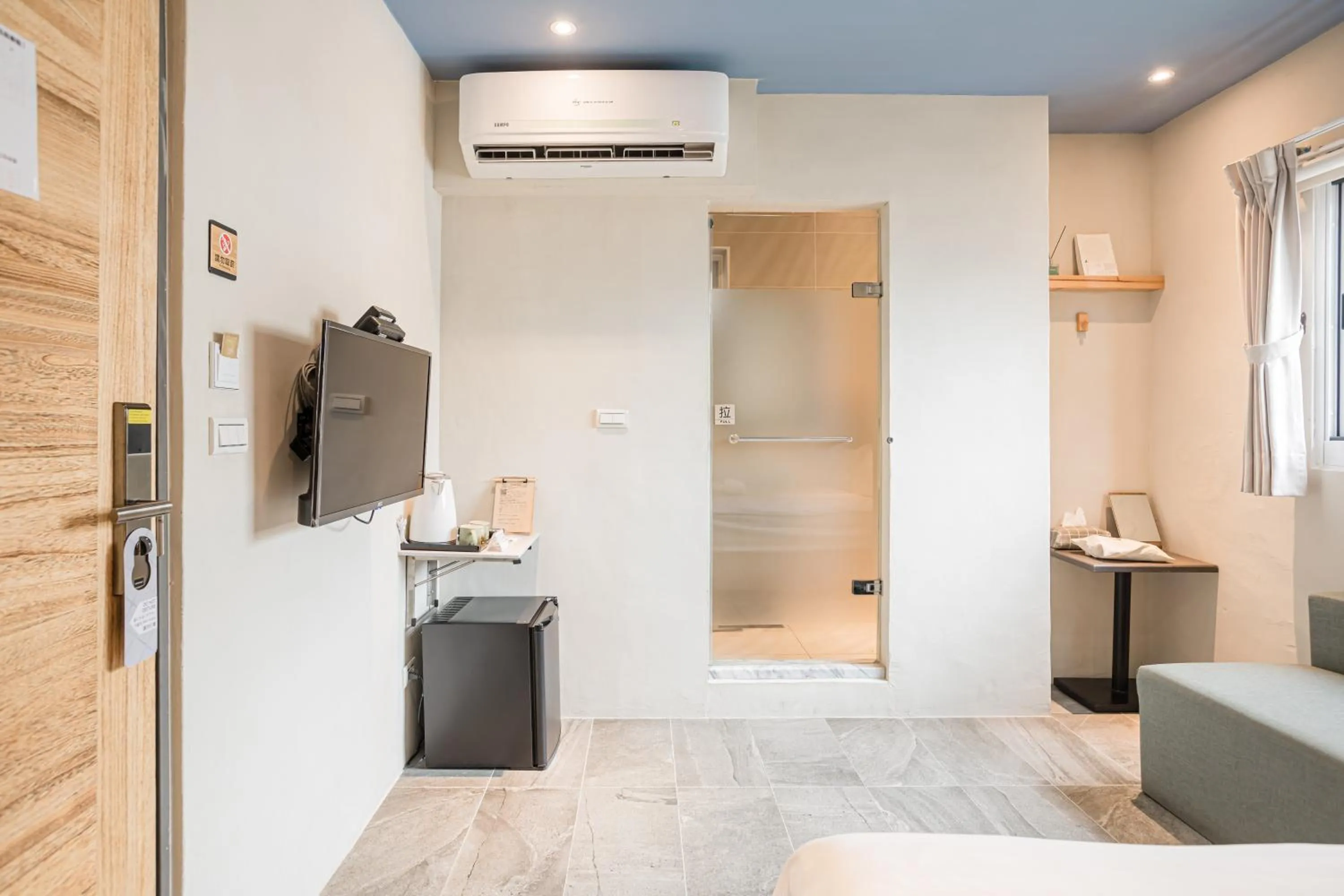 Photo of the whole room in Tiin Tinn Inn - Tiehua Xiutai