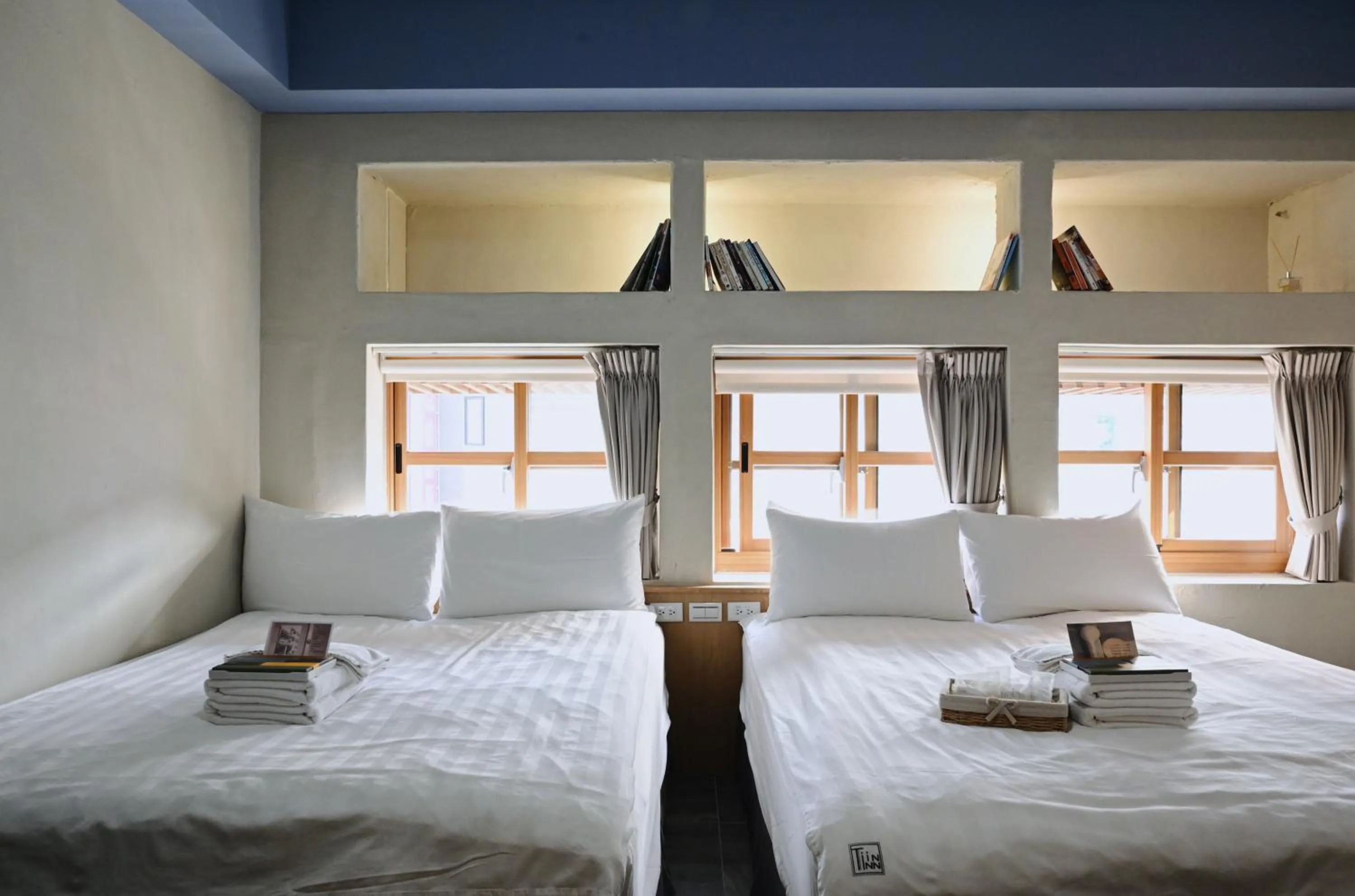 Photo of the whole room, Bed in Tiin Tinn Inn - Tiehua Xiutai