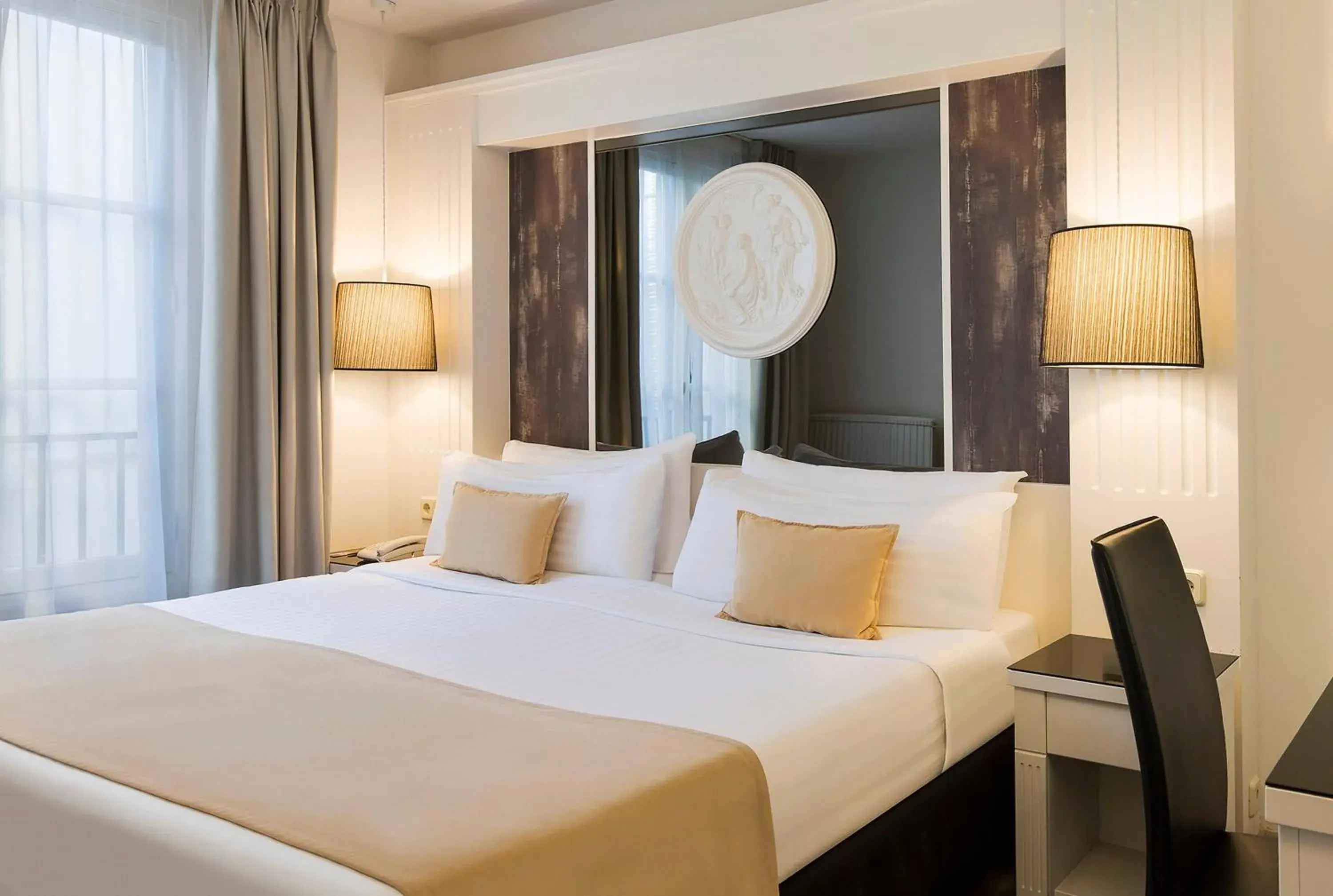 Bed in Hotel Paris Opera Affiliated by Meliá Bed in Hotel Paris Opera Affiliated by Meliá