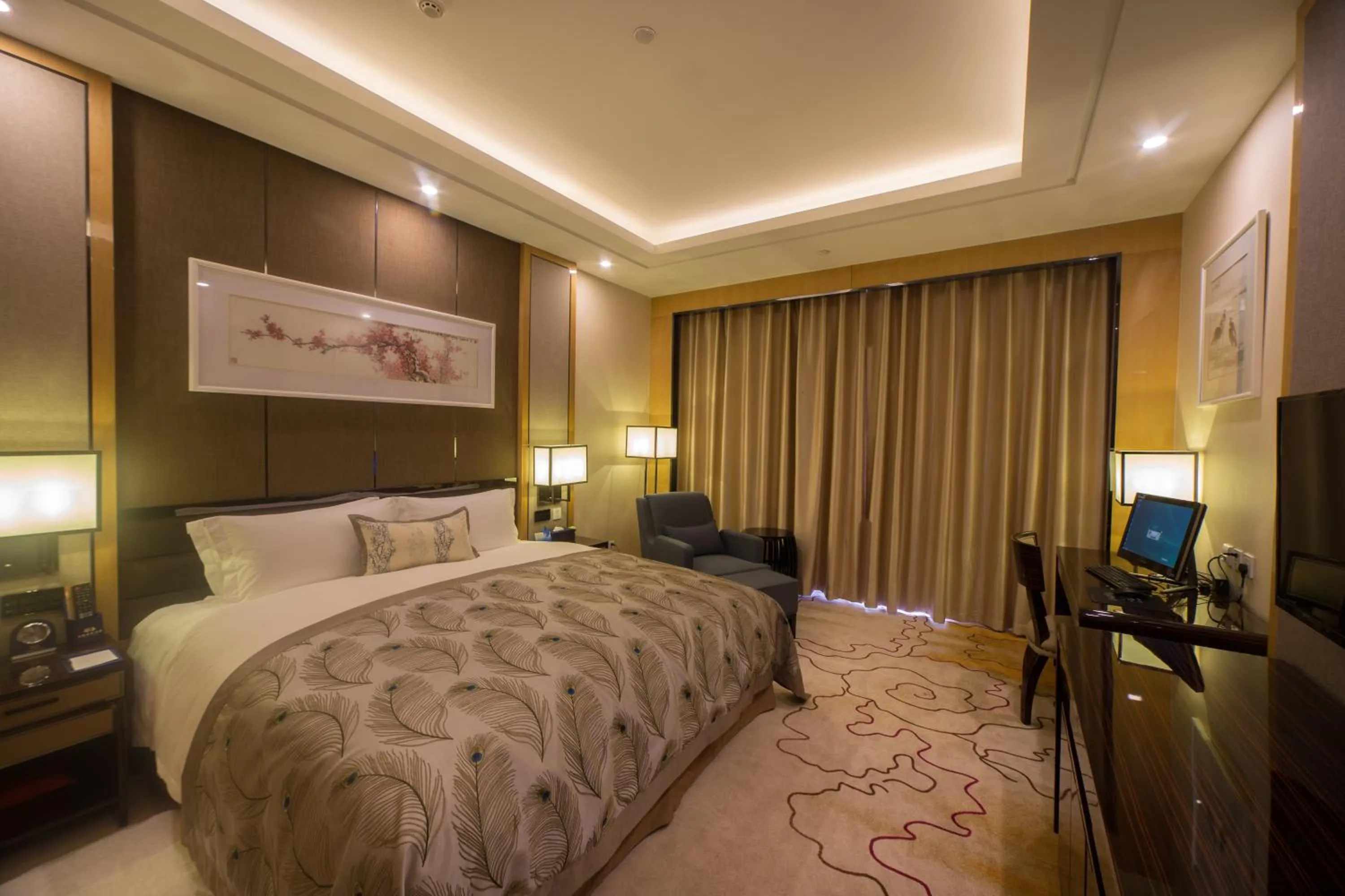 Bed in Beijing Yun-zen Jinling Lotus Hotel