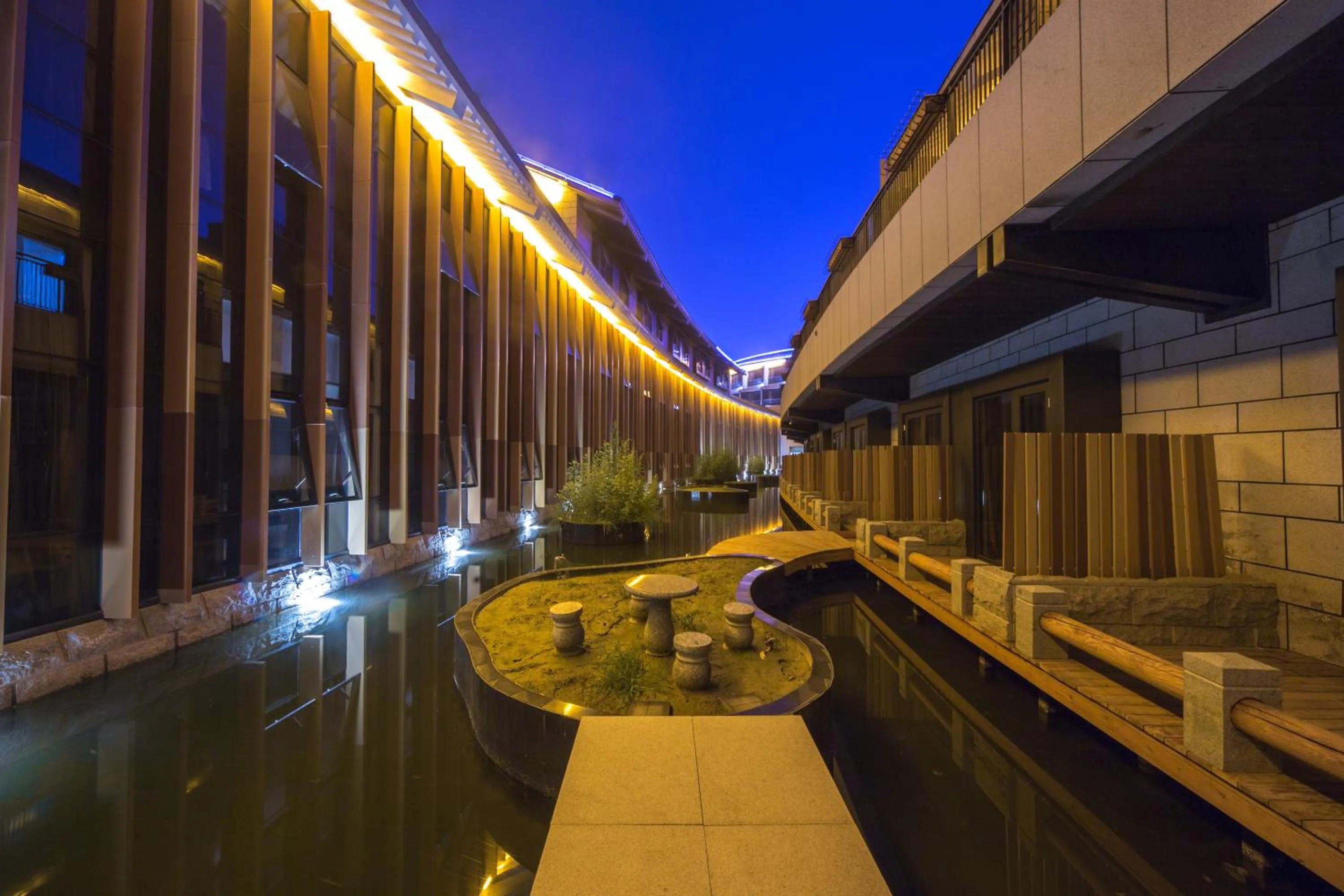 Beijing Yun-zen Jinling Lotus Hotel