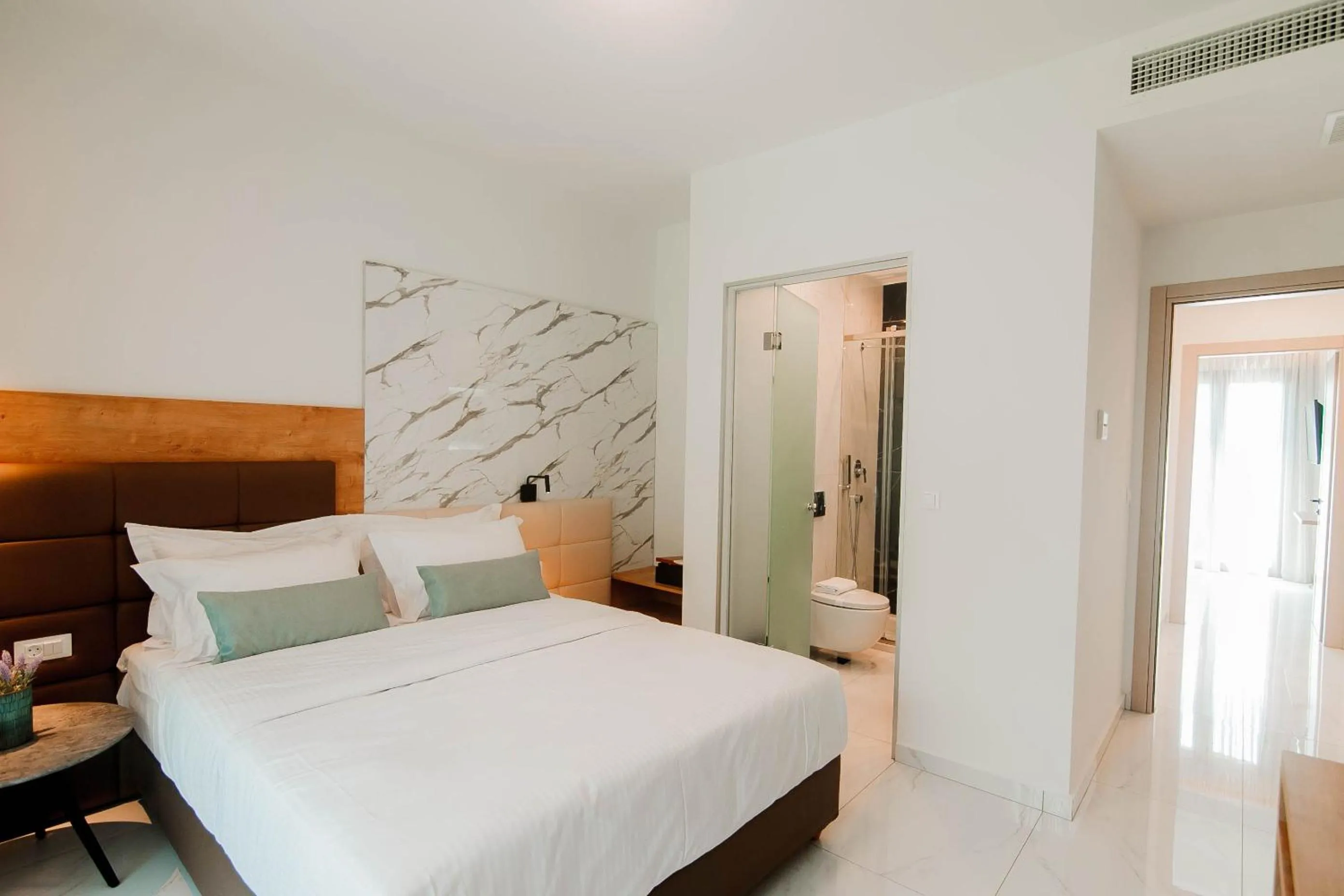 Photo of the whole room, Bed in Elite Luxury Villas