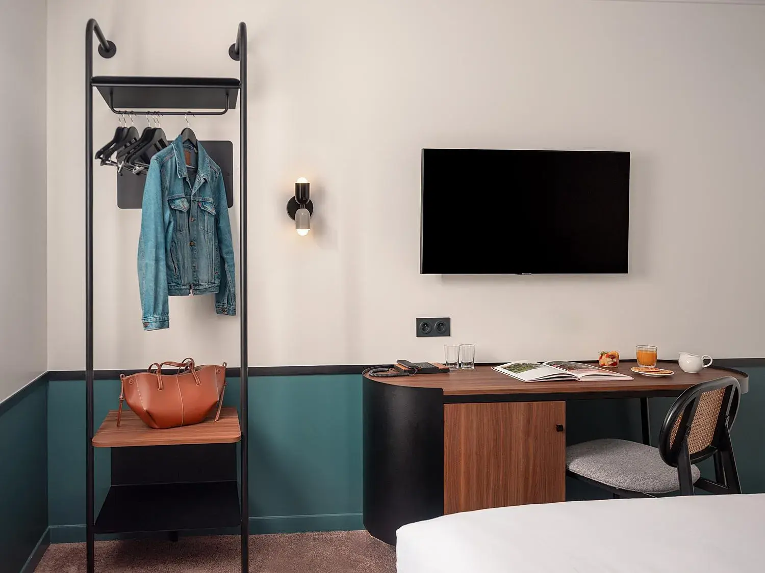 Bed in Hotel Paris Boulogne - Futur Mercure Paris Boulogne Pont de Saint Cloud - Janvier 2026 Bed in Hotel Paris Boulogne - Futur Mercure Paris Boulogne Pont de Saint Cloud - Janvier 2026