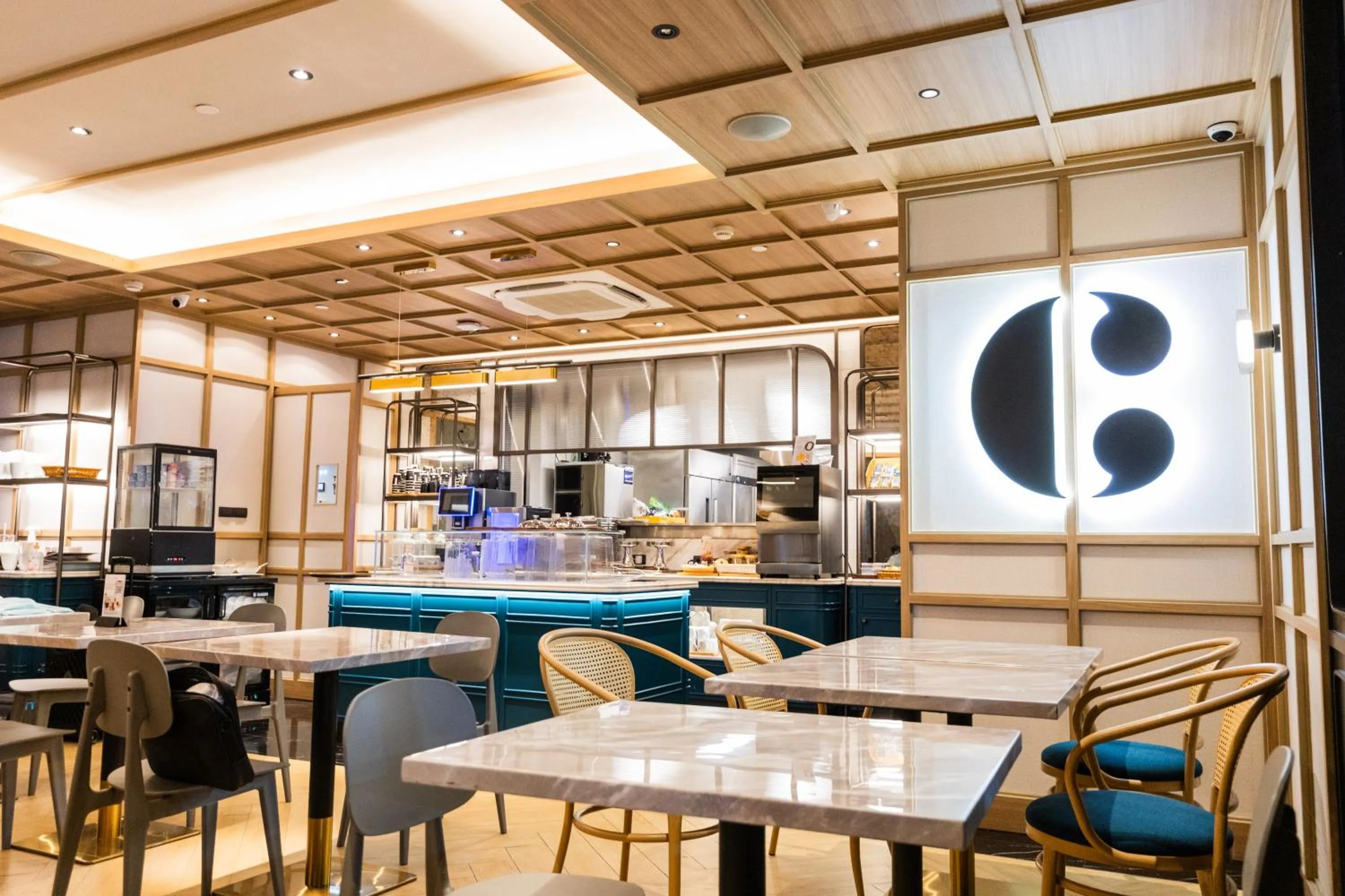 Restaurant/places to eat in Staybridge Suites Bangkok Thonglor by IHG