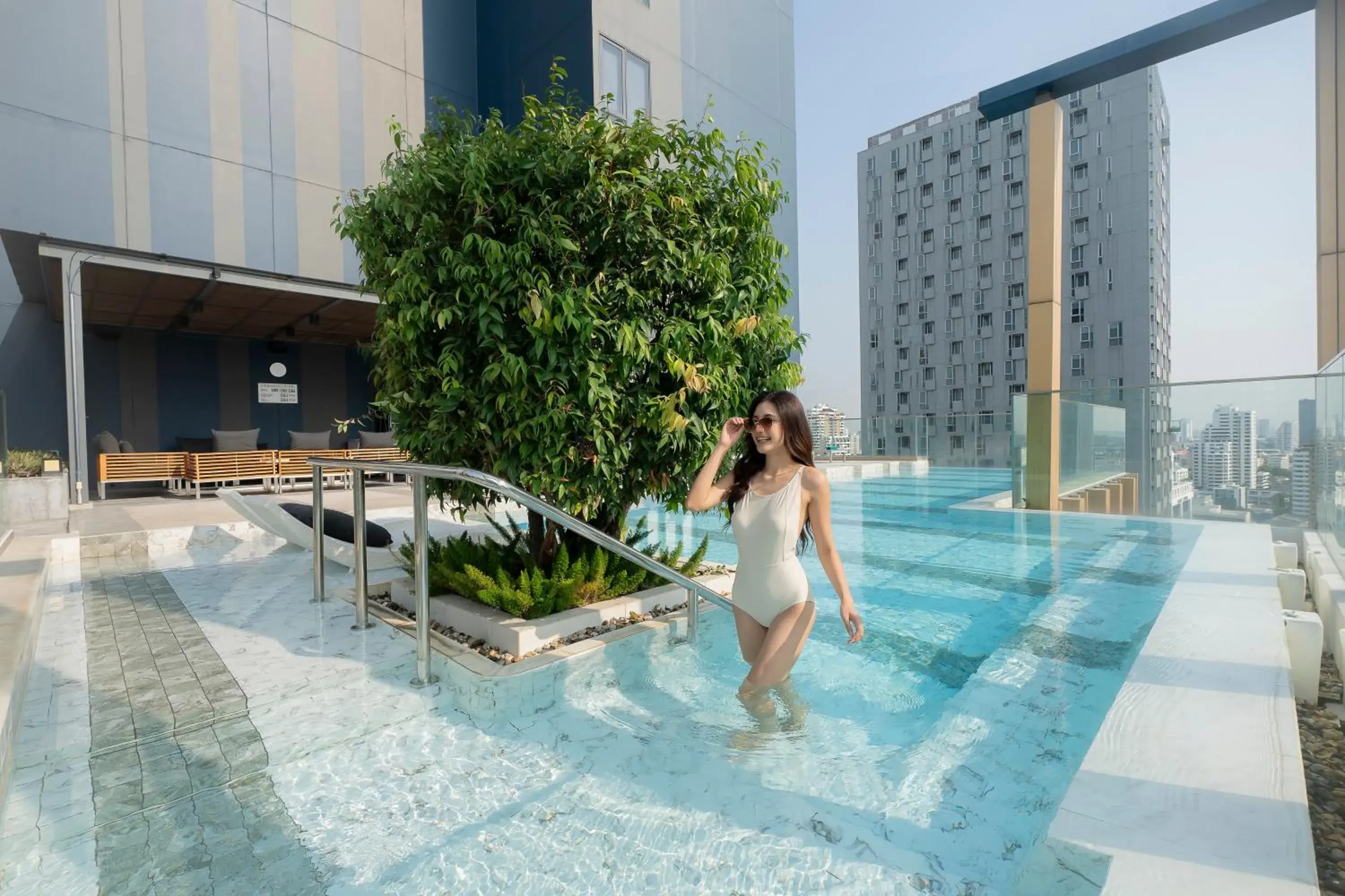 Pool view in Staybridge Suites Bangkok Thonglor by IHG Pool view in Staybridge Suites Bangkok Thonglor by IHG