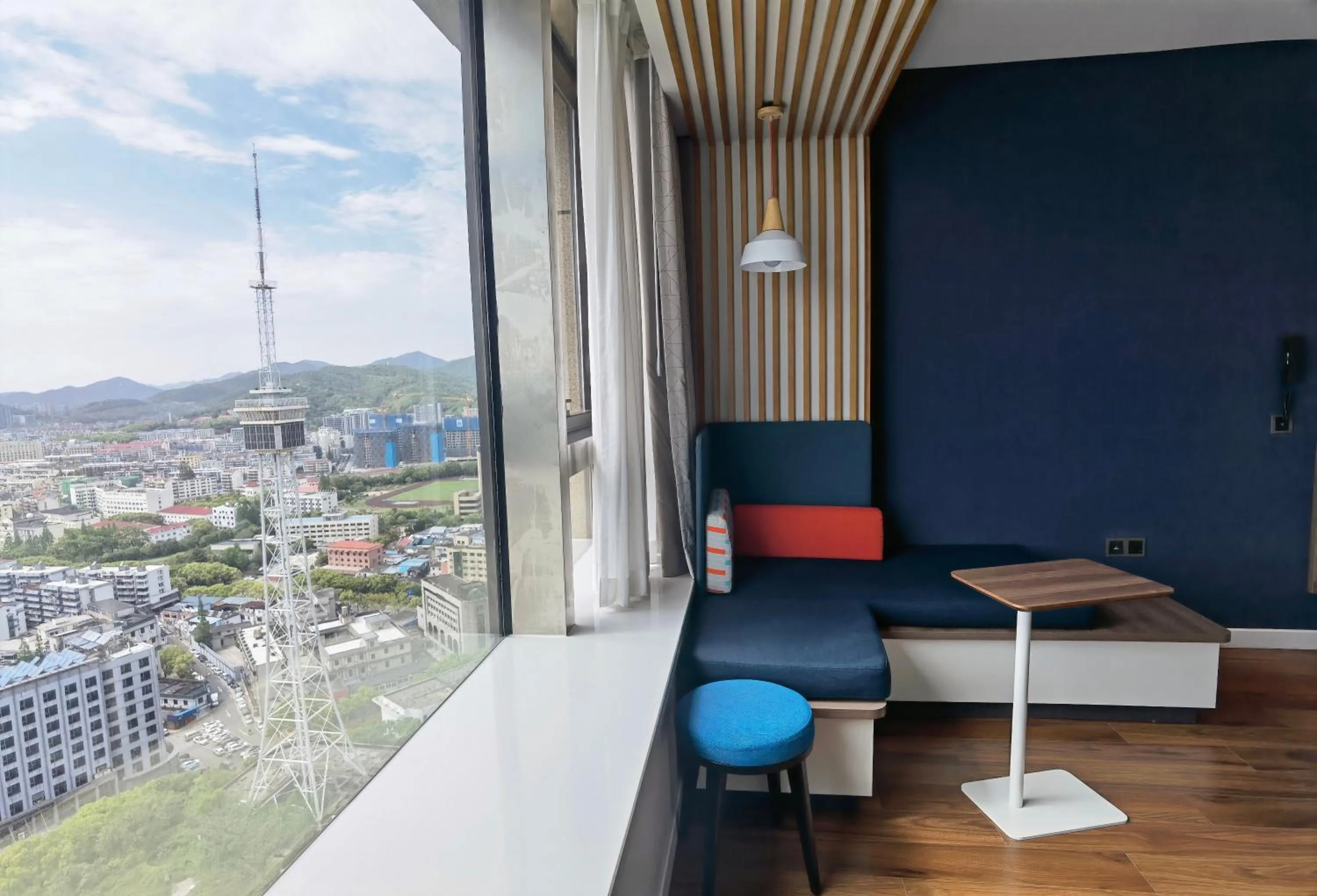 Photo of the whole room in Holiday Inn Express Zhoushan Dinghai by IHG