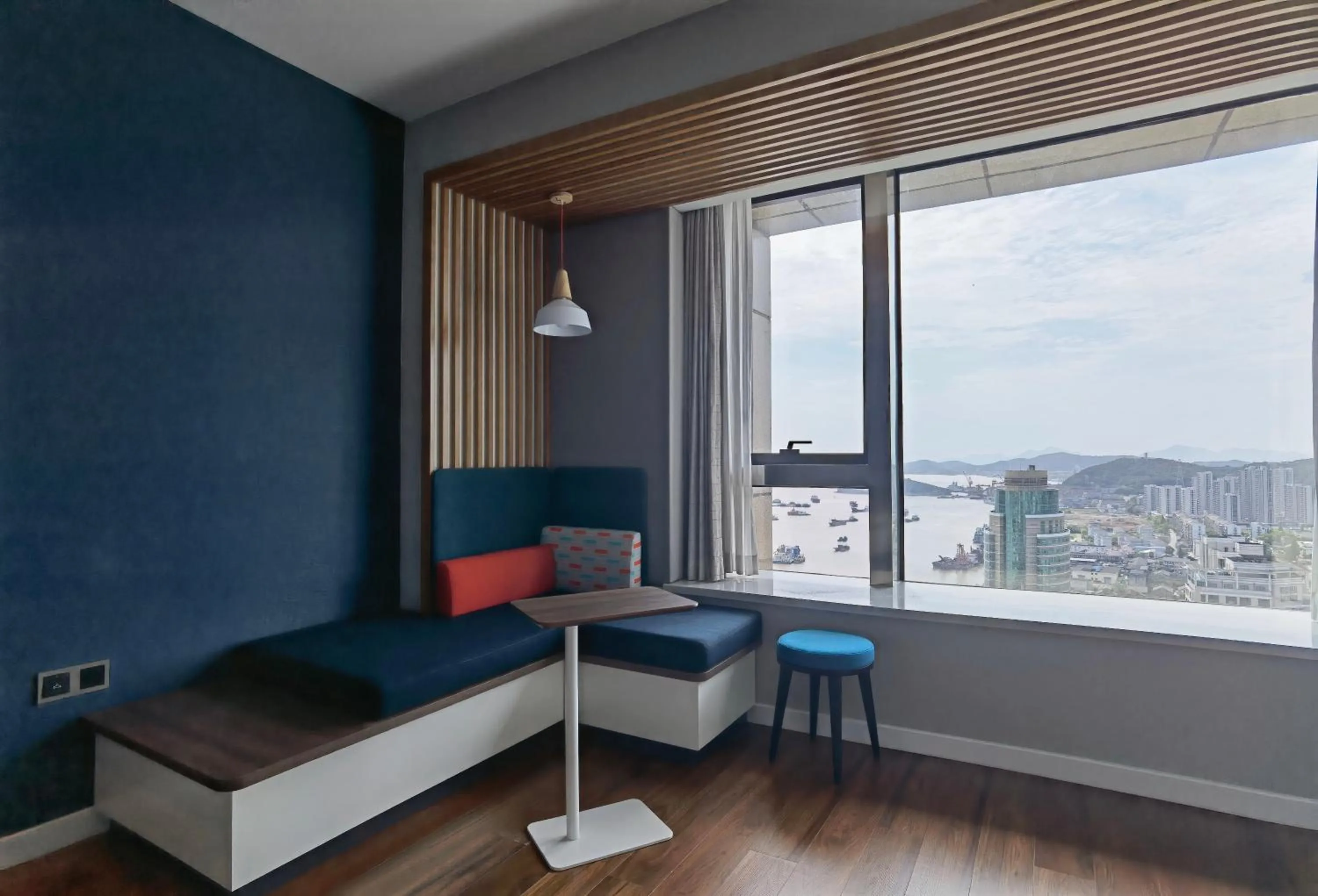 Sea view, Bed in Holiday Inn Express Zhoushan Dinghai by IHG