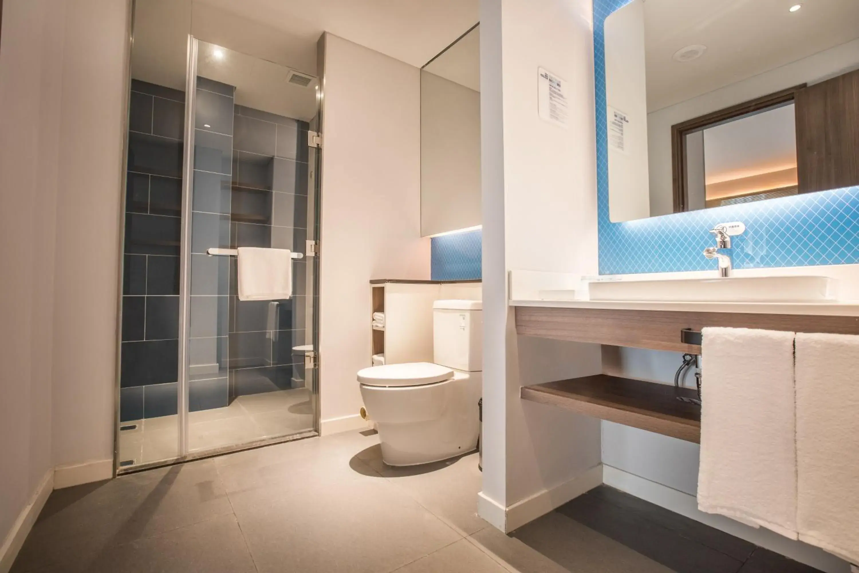 Bedroom in Holiday Inn Express Guizhou Qinglong by IHG Bedroom in Holiday Inn Express Guizhou Qinglong by IHG