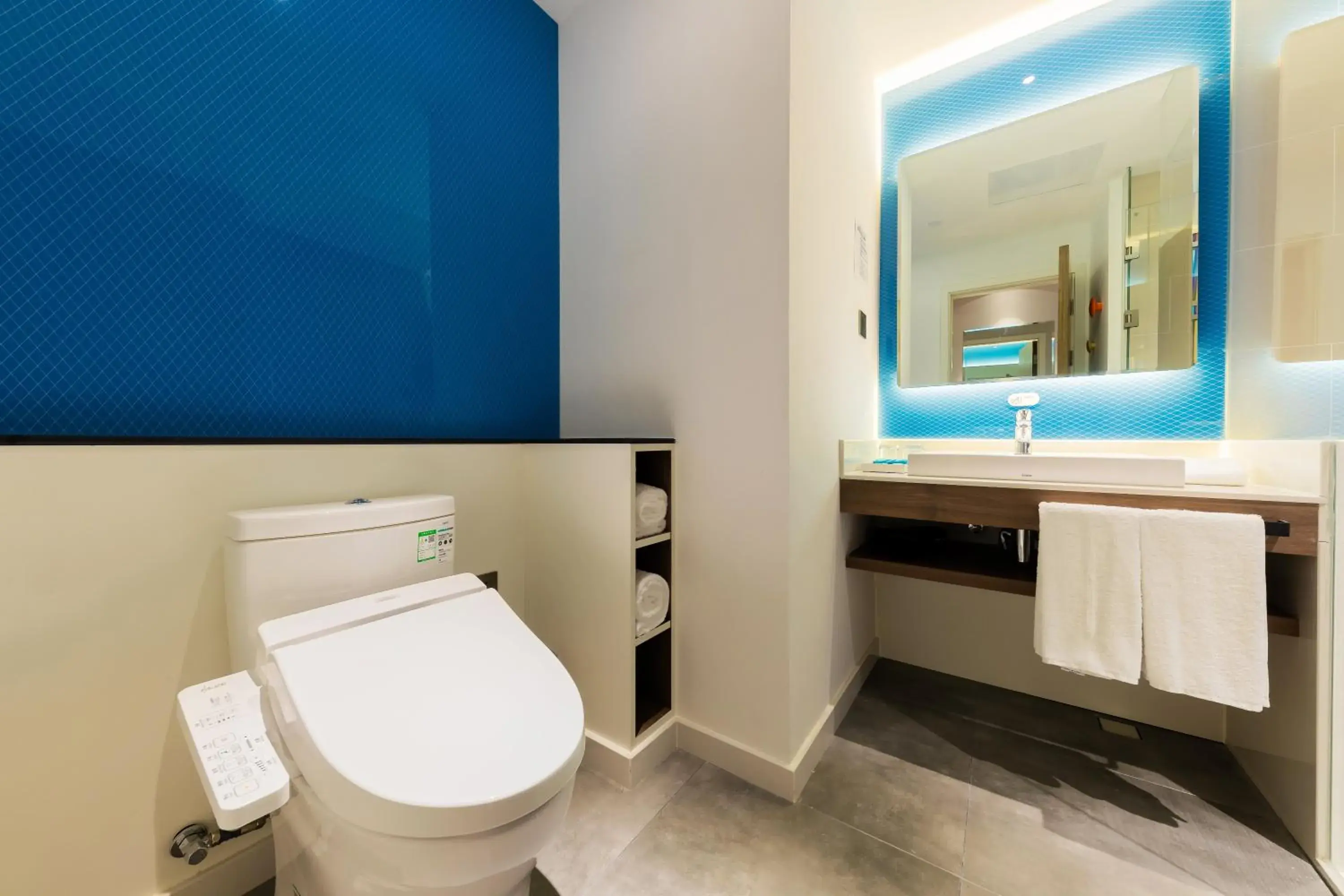 Photo of the whole room in Holiday Inn Express Yichang Riverside by IHG Photo of the whole room in Holiday Inn Express Yichang Riverside by IHG