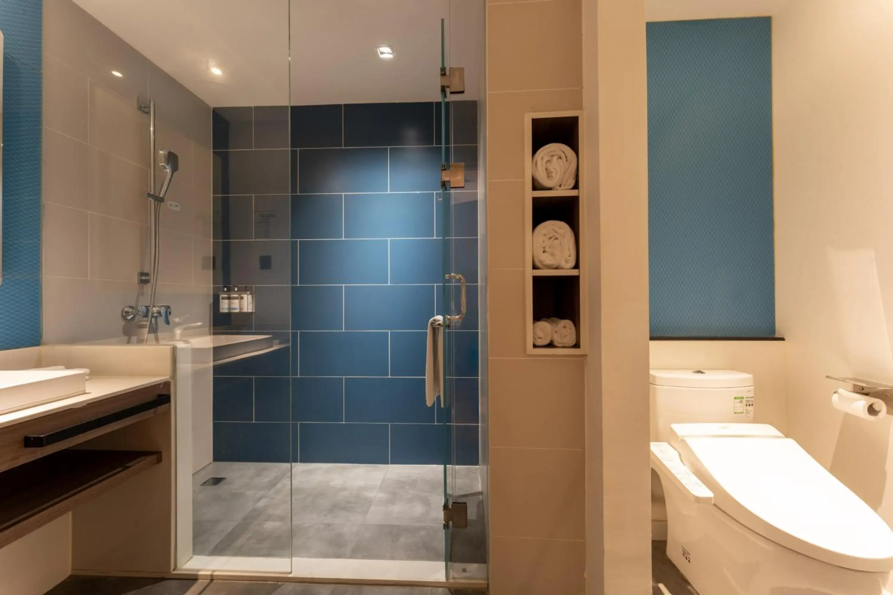 Photo of the whole room in Holiday Inn Express Yichang Riverside by IHG Photo of the whole room in Holiday Inn Express Yichang Riverside by IHG