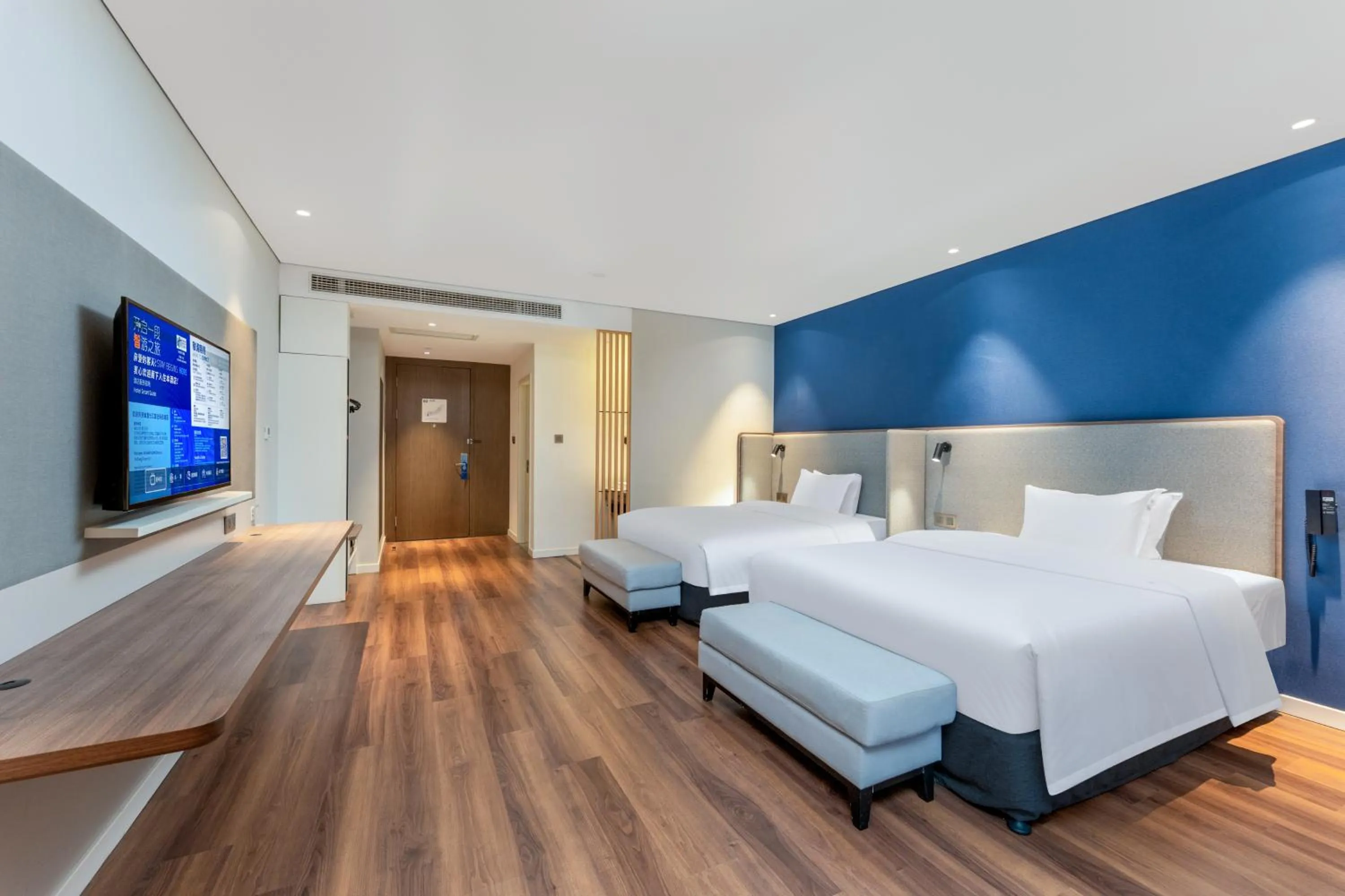 Bed in Holiday Inn Express Yichang Riverside by IHG