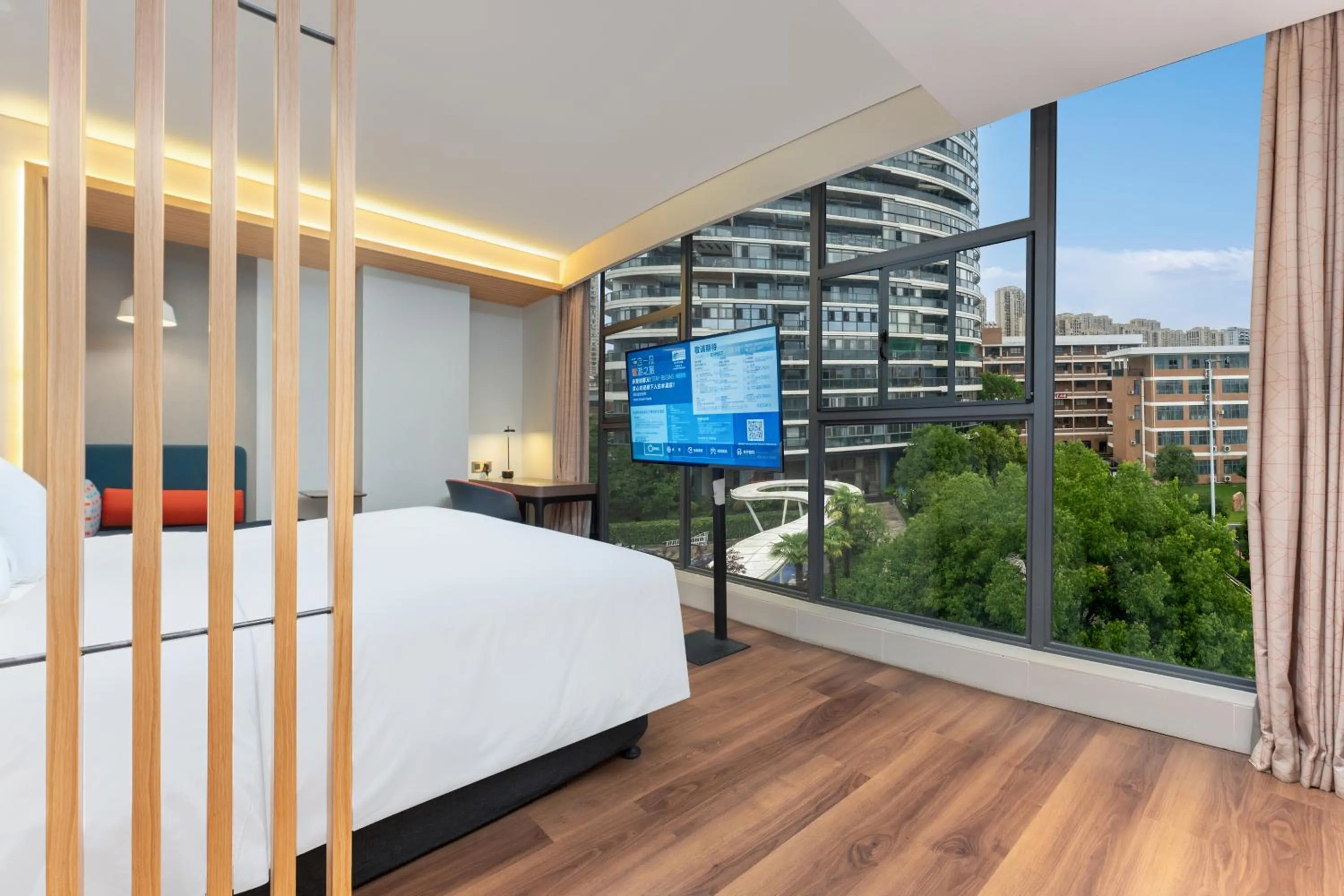 Bed in Holiday Inn Express Yichang Riverside by IHG