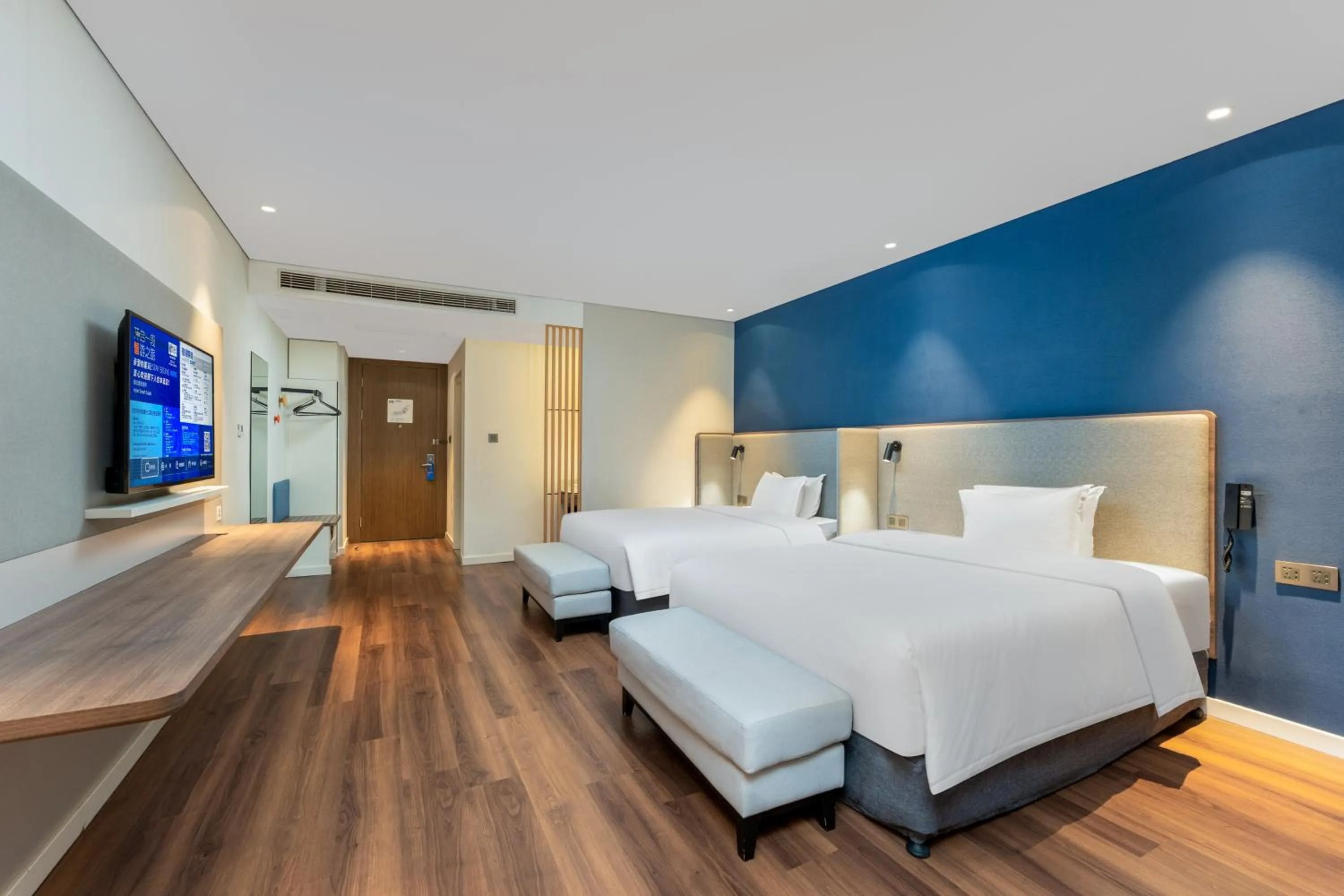 Bed in Holiday Inn Express Yichang Riverside by IHG
