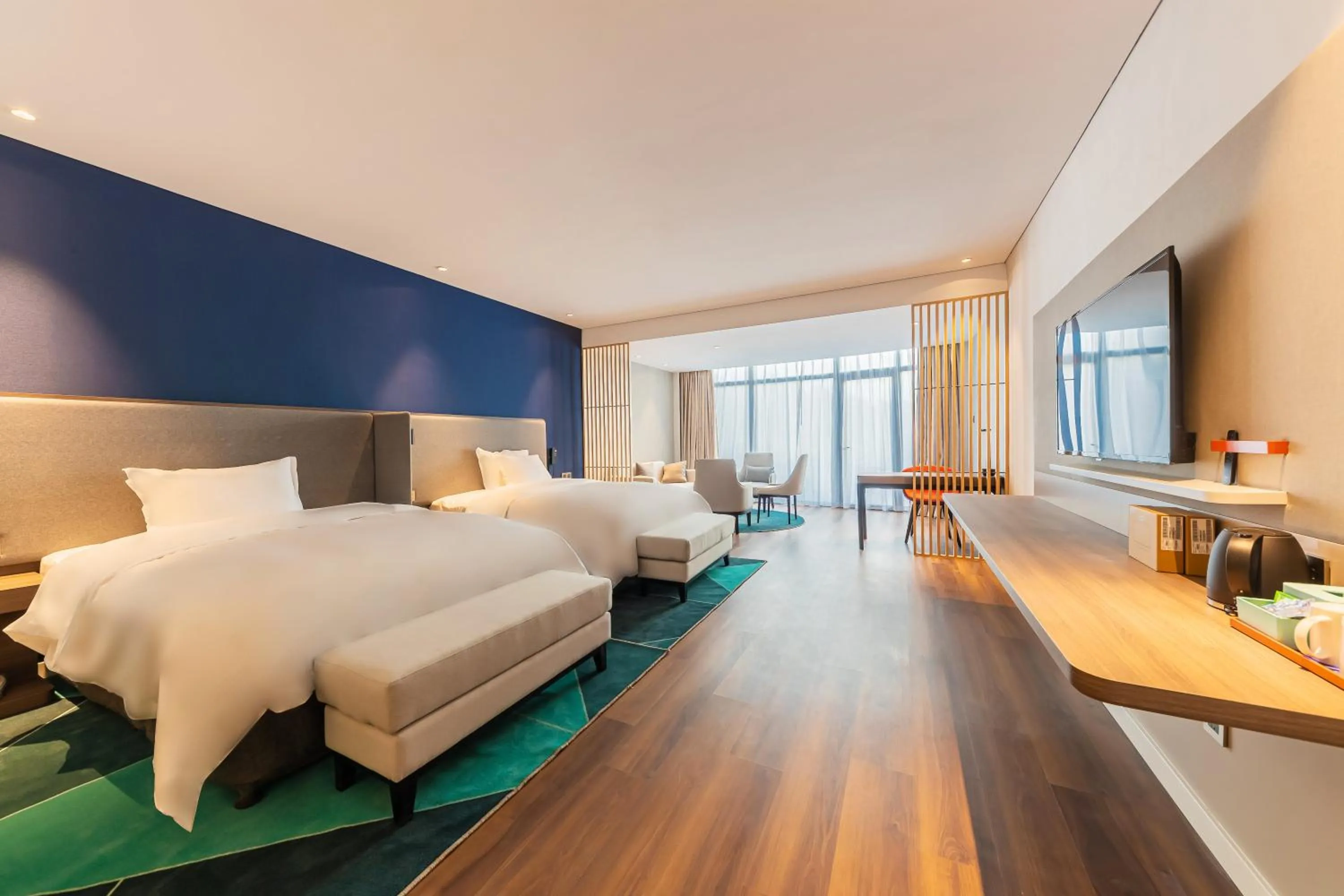 Photo of the whole room, Bed in Holiday Inn Express Yichang Riverside by IHG