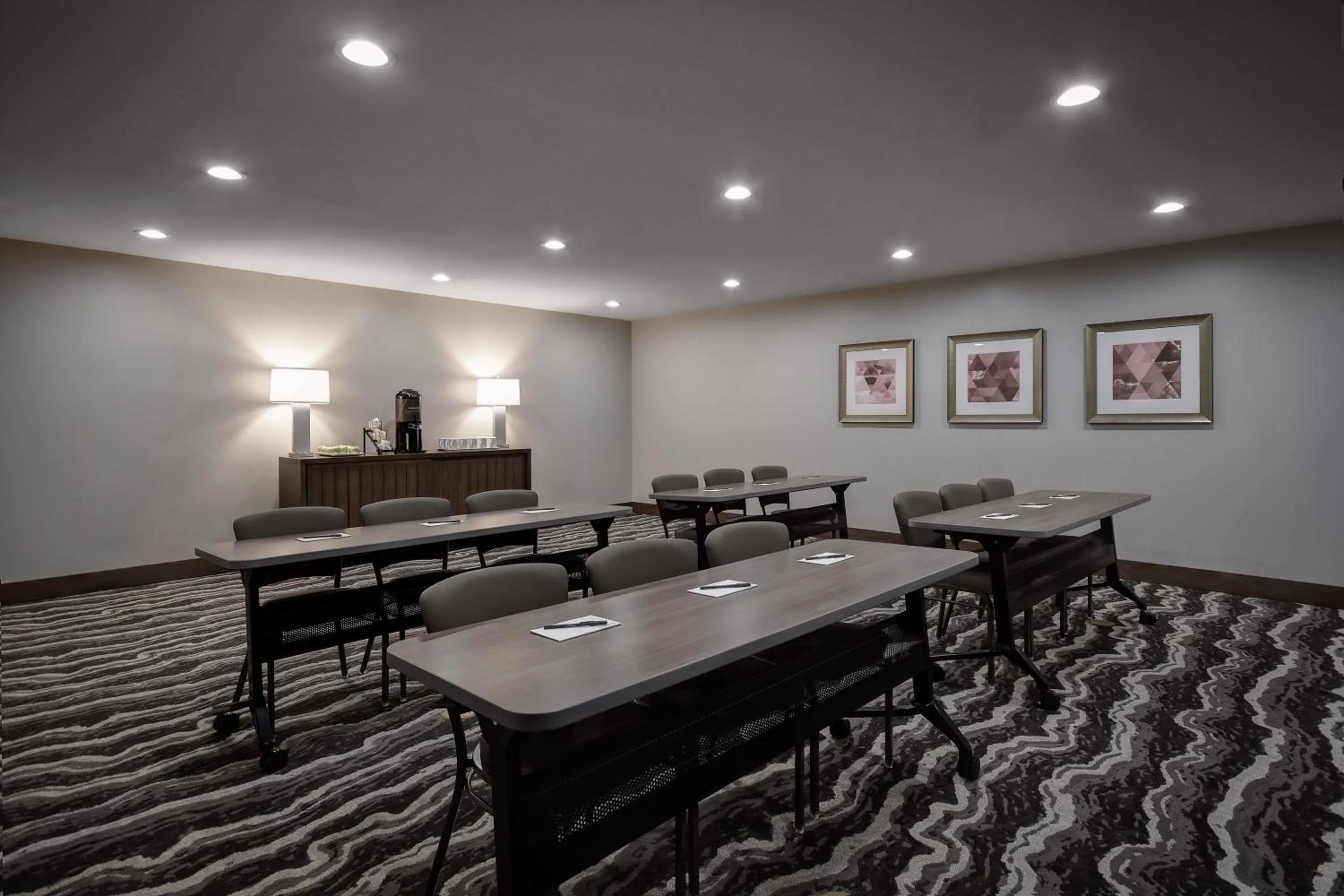 Meeting/conference room in Staybridge Suites - Holland by IHG