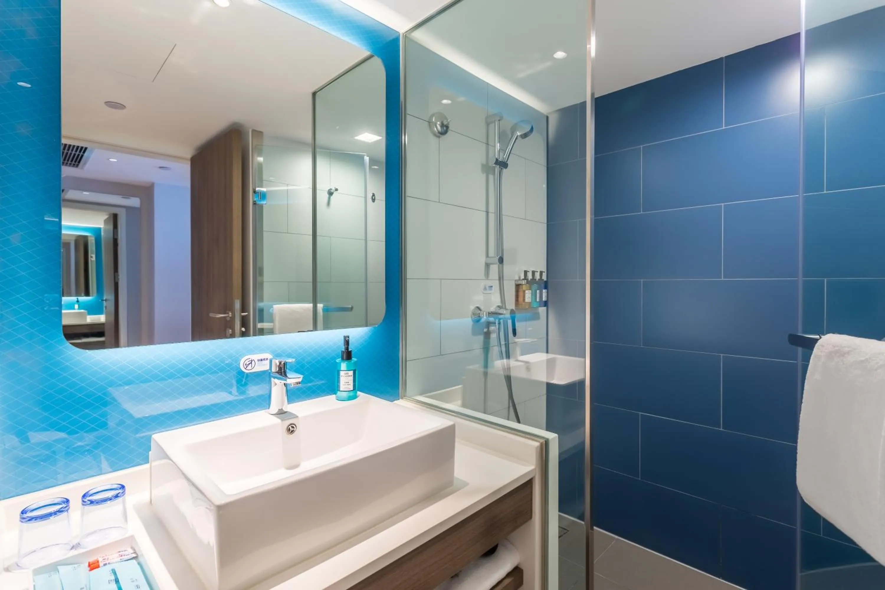 Photo of the whole room in Holiday Inn Express Xi'an Ancient Town West by IHG