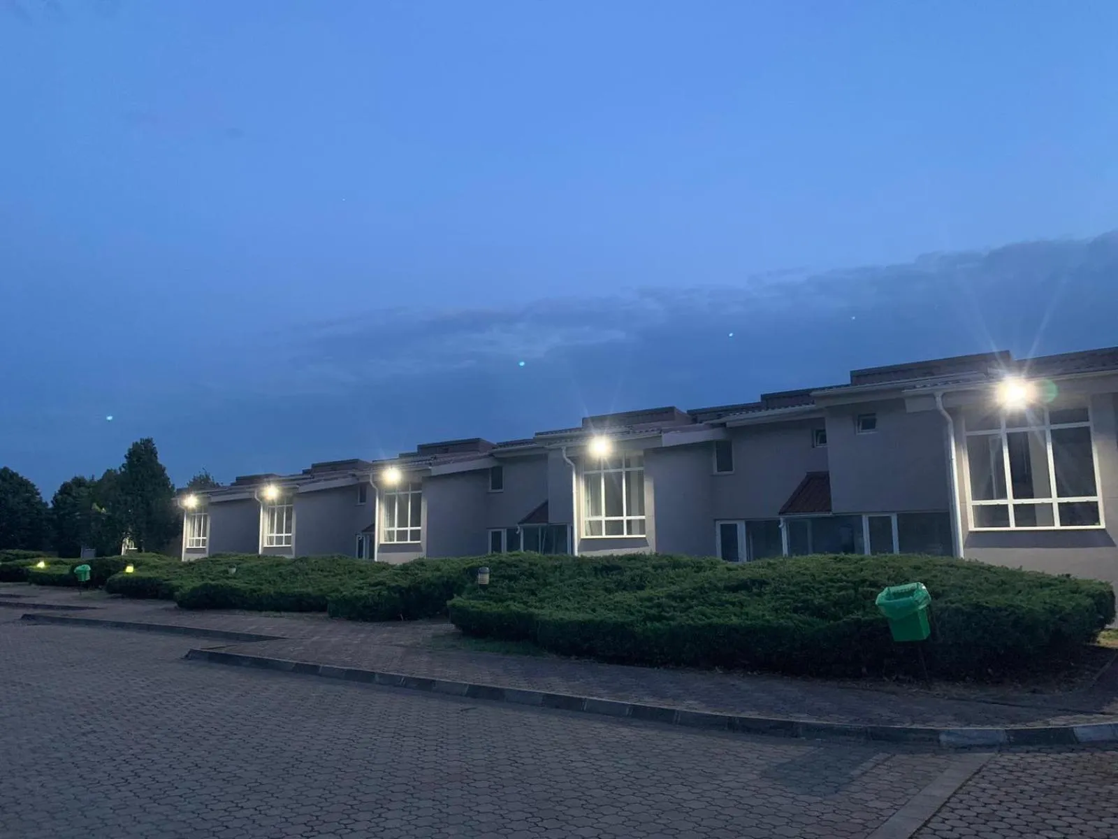 Riviera by Queens Hotel and Resort