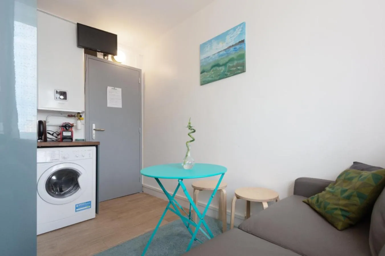 TV and multimedia in Paris Access with Creteil Apartment
