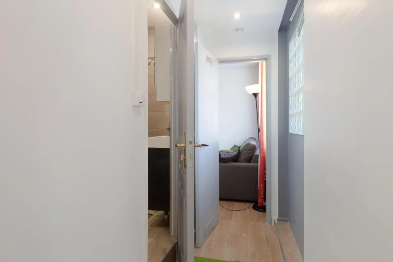 Bathroom in Paris Access with Creteil Apartment