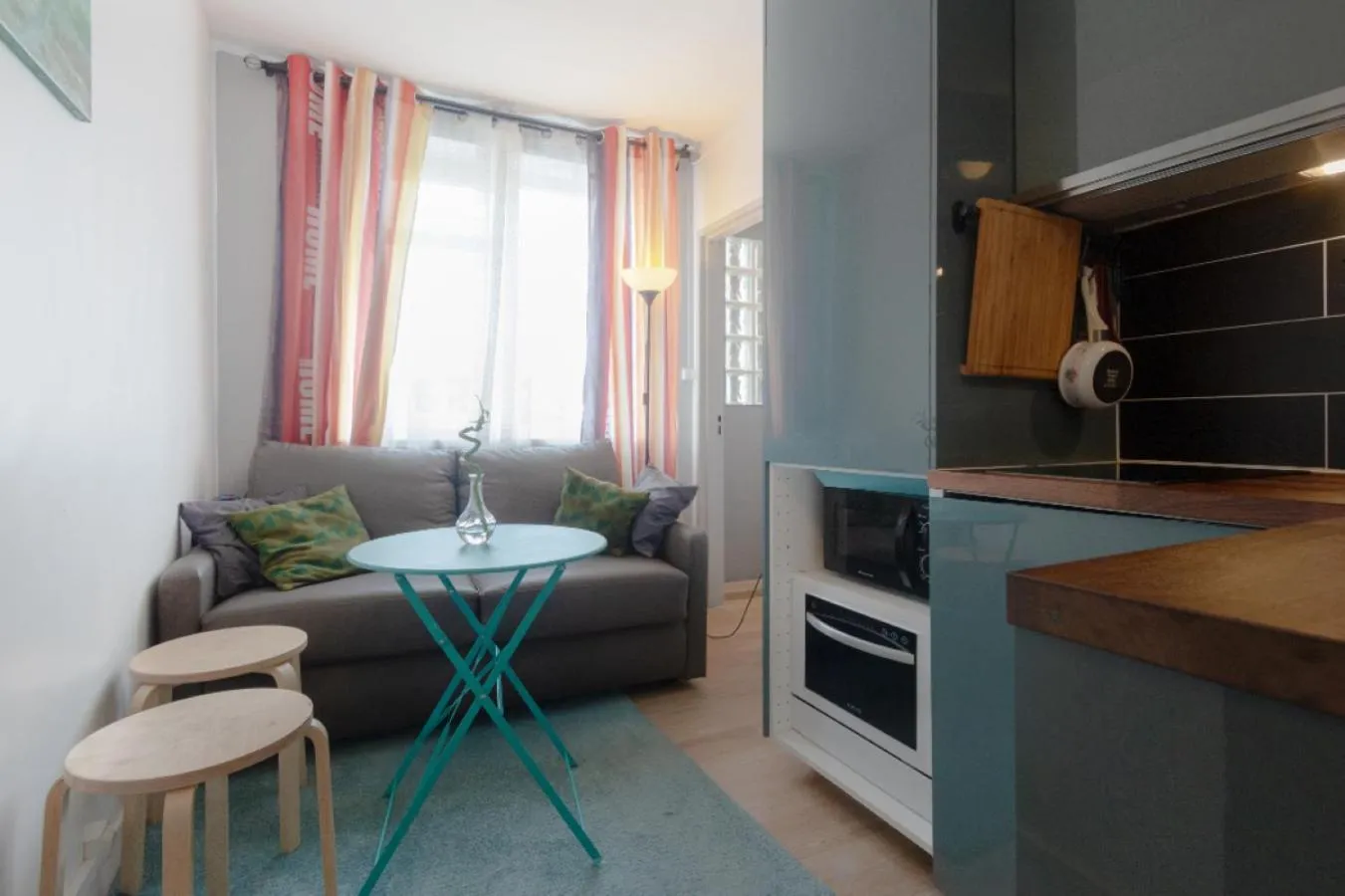 Living room in Paris Access with Creteil Apartment