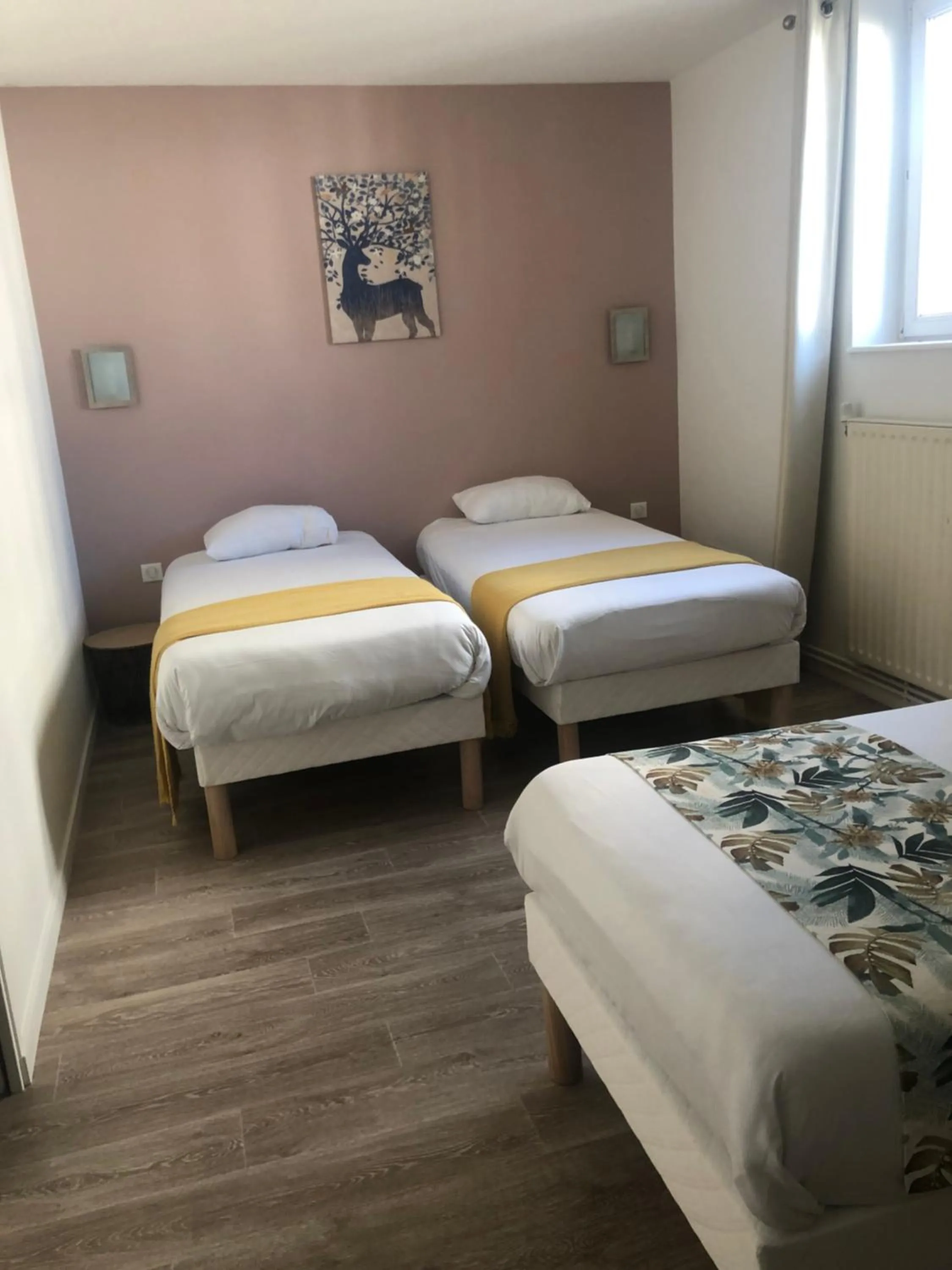 Photo of the whole room, Bed in Hôtel de Paris - Dijon Centre Gare