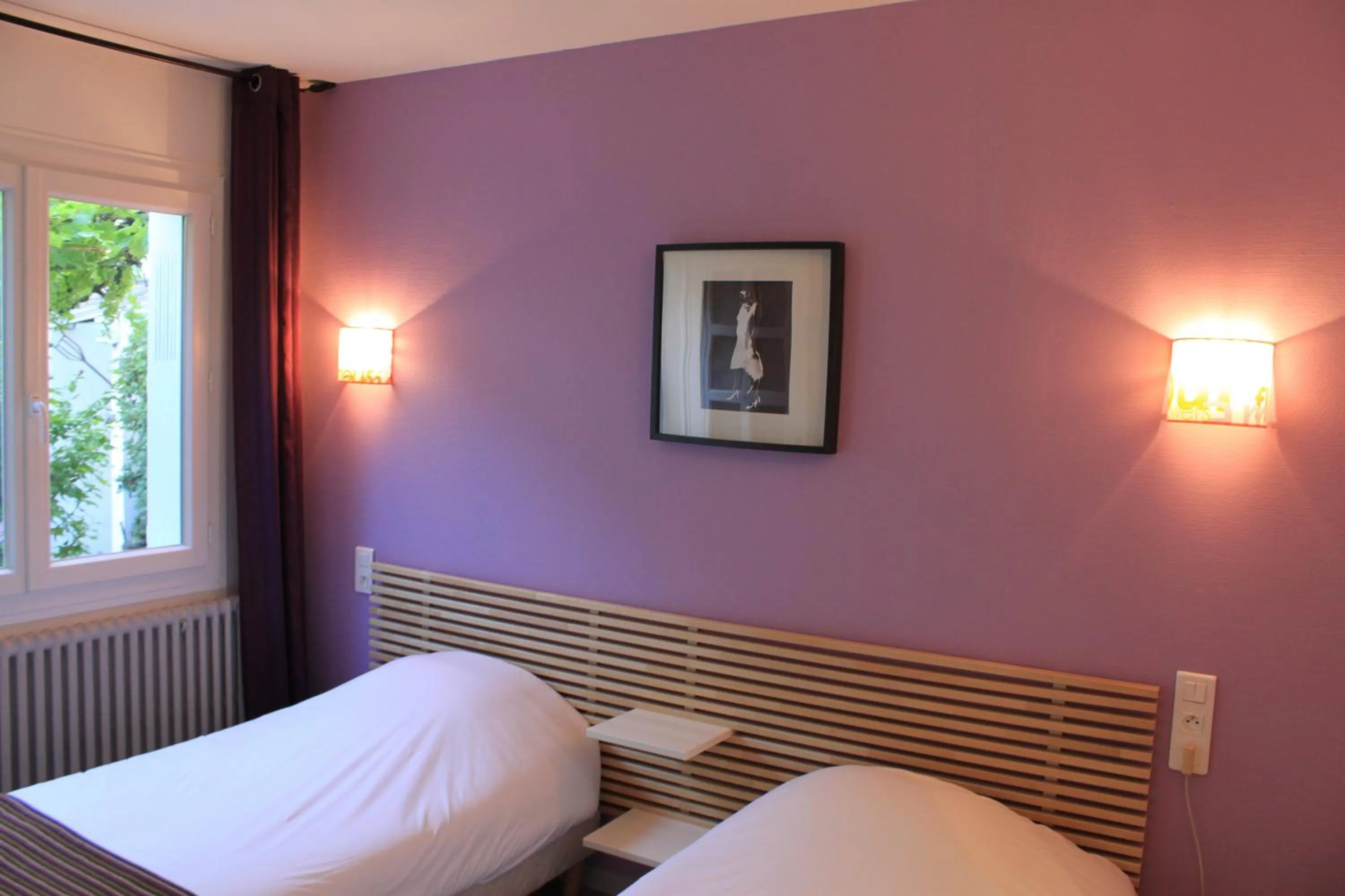 Bed in Hôtel de Paris - Dijon Centre Gare