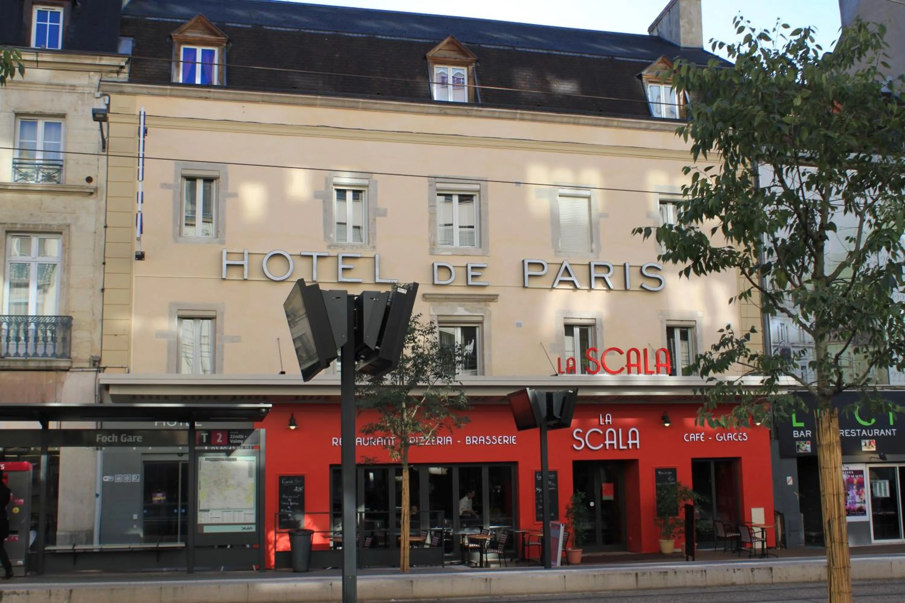 Facade/entrance in Hôtel de Paris - Dijon Centre Gare