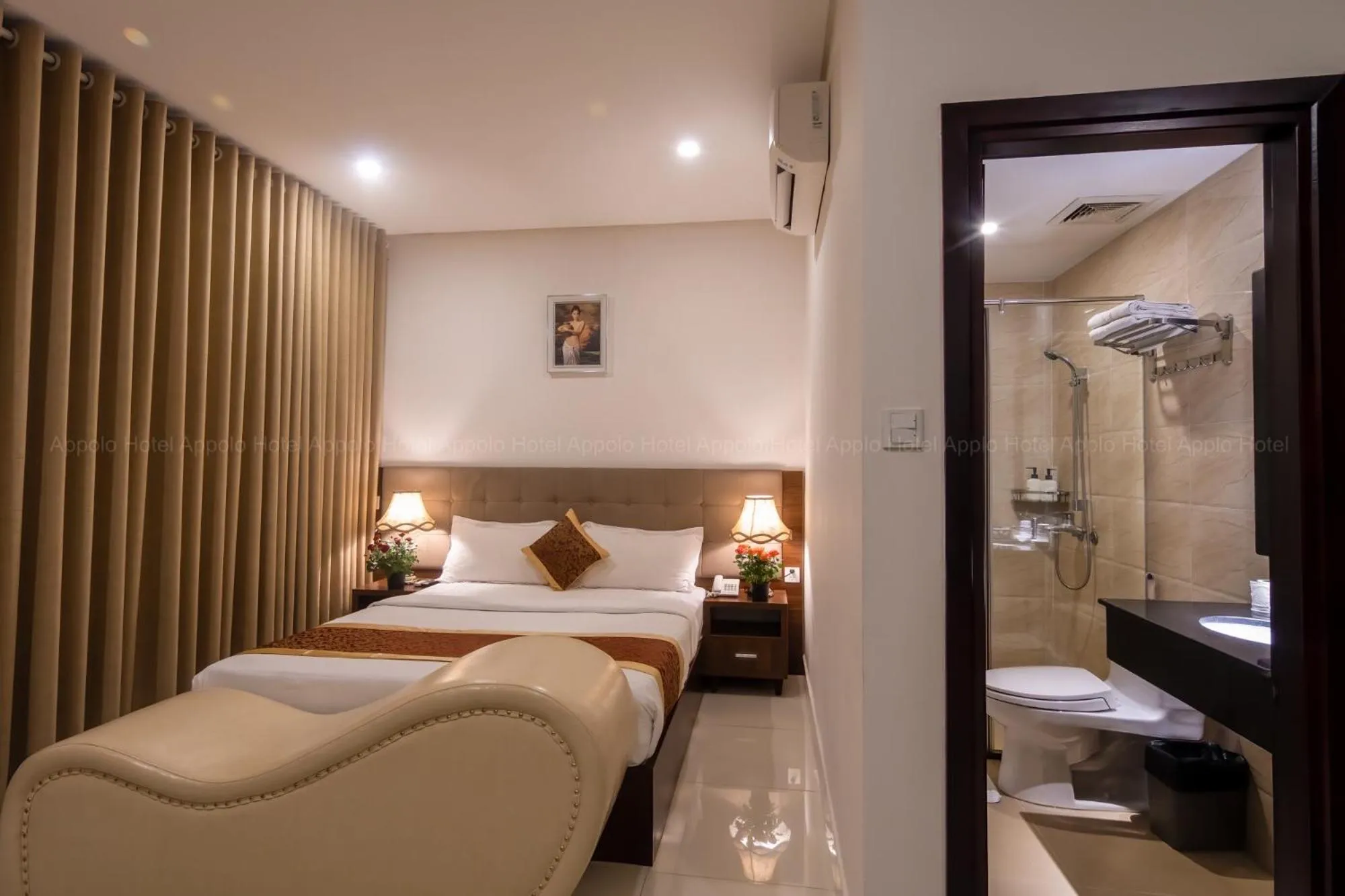 Photo of the whole room, Bed in Apollo Airport Hotel