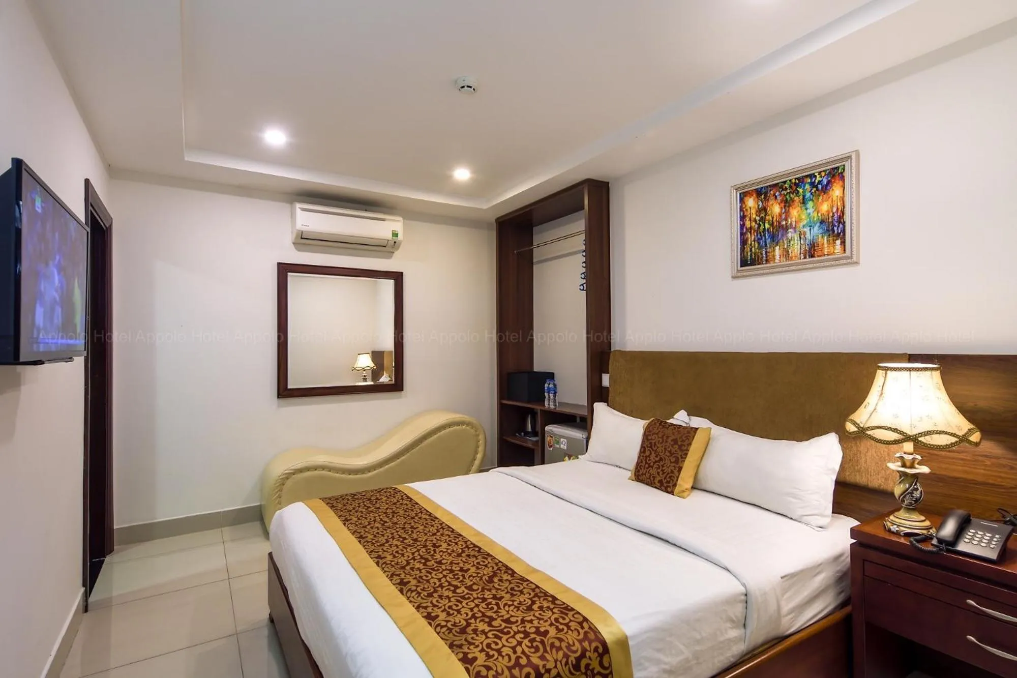 Bedroom, Bed in Apollo Airport Hotel