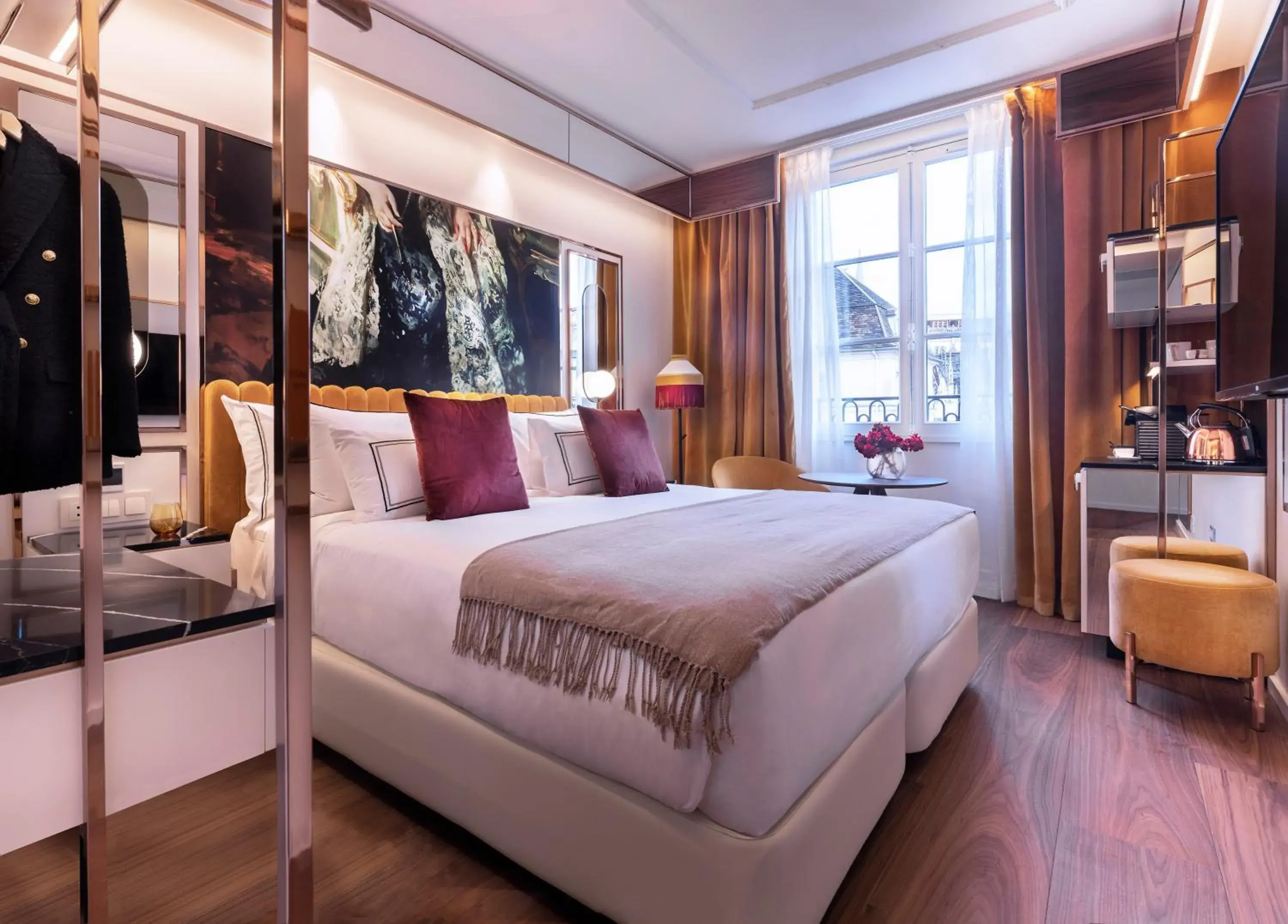 Bed in Maison Colbert Member of Meliá Collection Notre-Dame Bed in Maison Colbert Member of Meliá Collection Notre-Dame