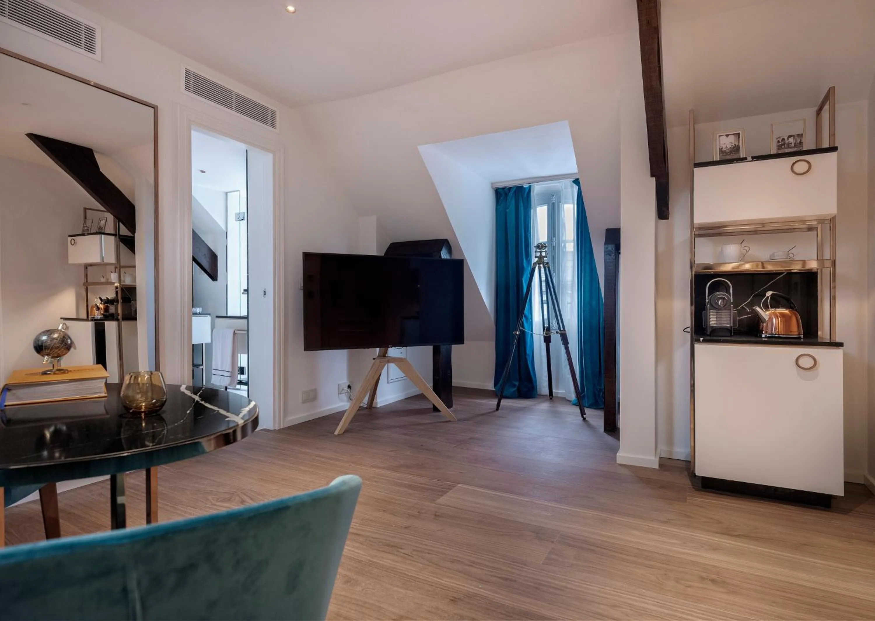 Bed in Maison Colbert Member of Meliá Collection Notre-Dame