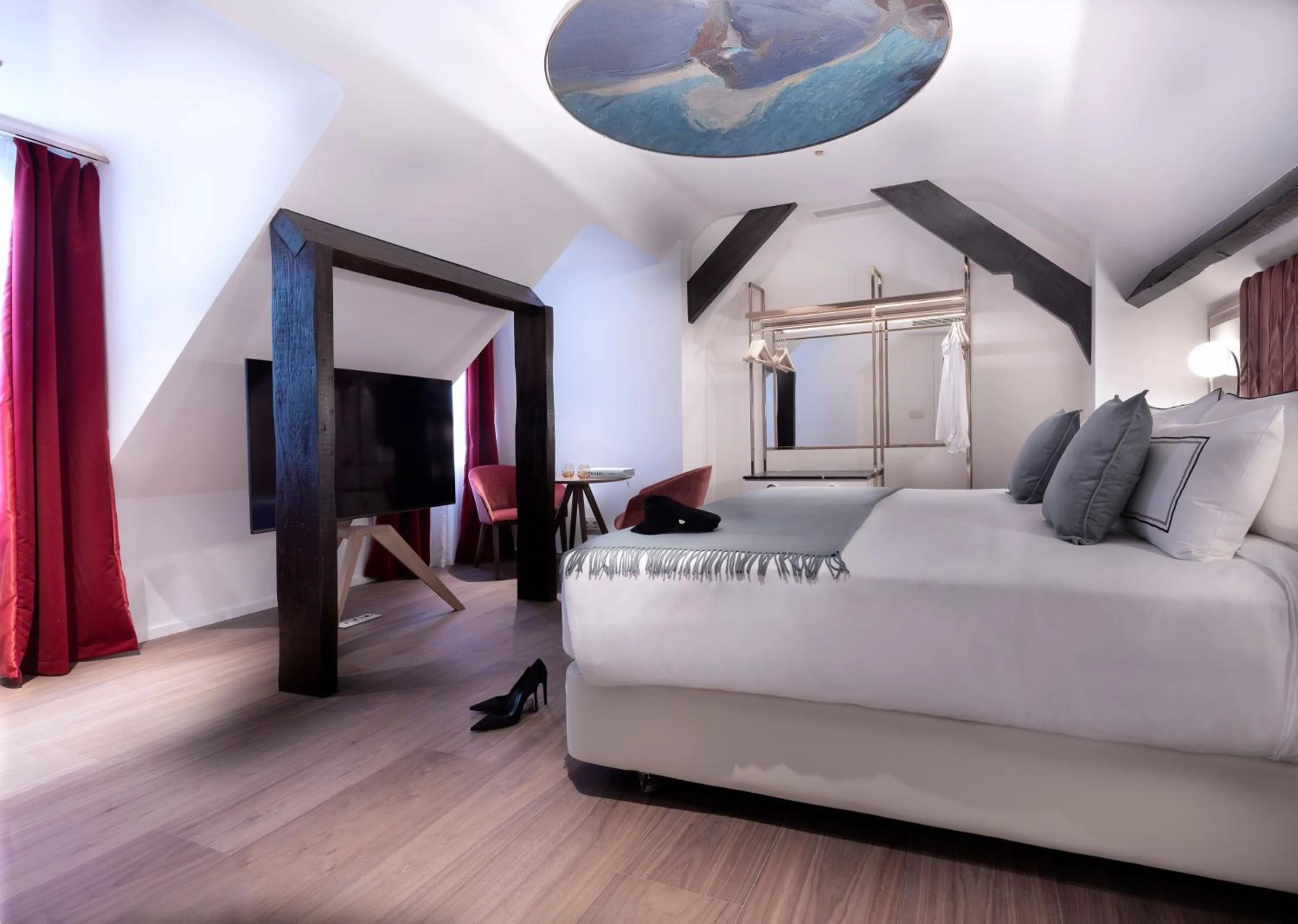 Property building, Bed in Maison Colbert Member of Meliá Collection Notre-Dame