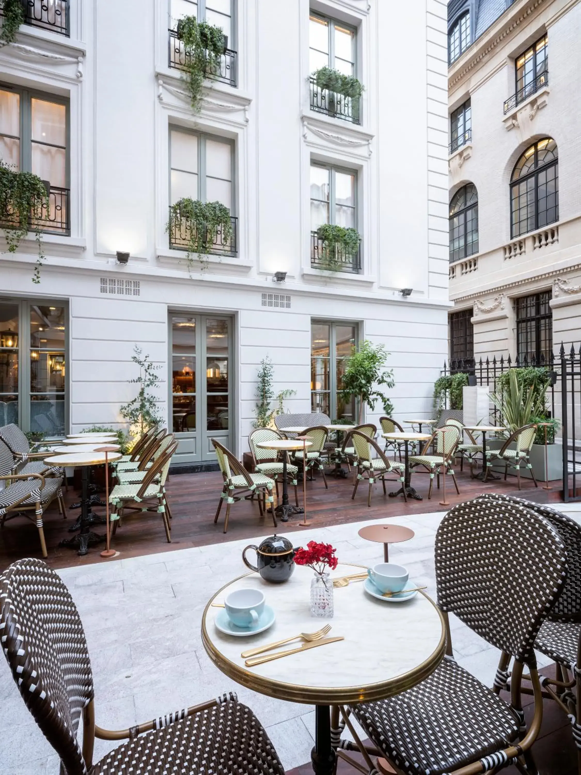 Restaurant/places to eat in Maison Colbert Member of Meliá Collection Notre-Dame Restaurant/places to eat in Maison Colbert Member of Meliá Collection Notre-Dame