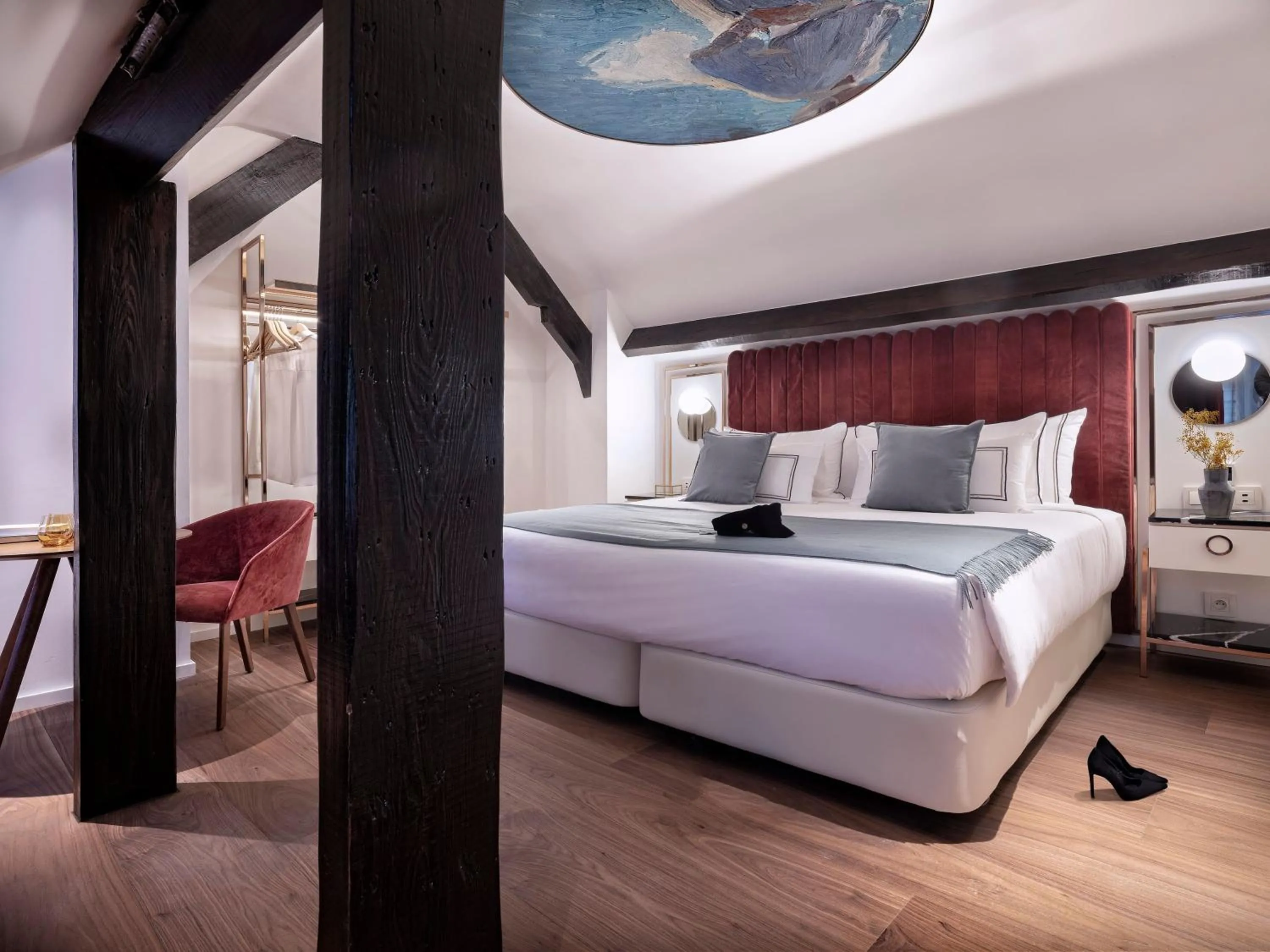 Property building, Bed in Maison Colbert Member of Meliá Collection Notre-Dame
