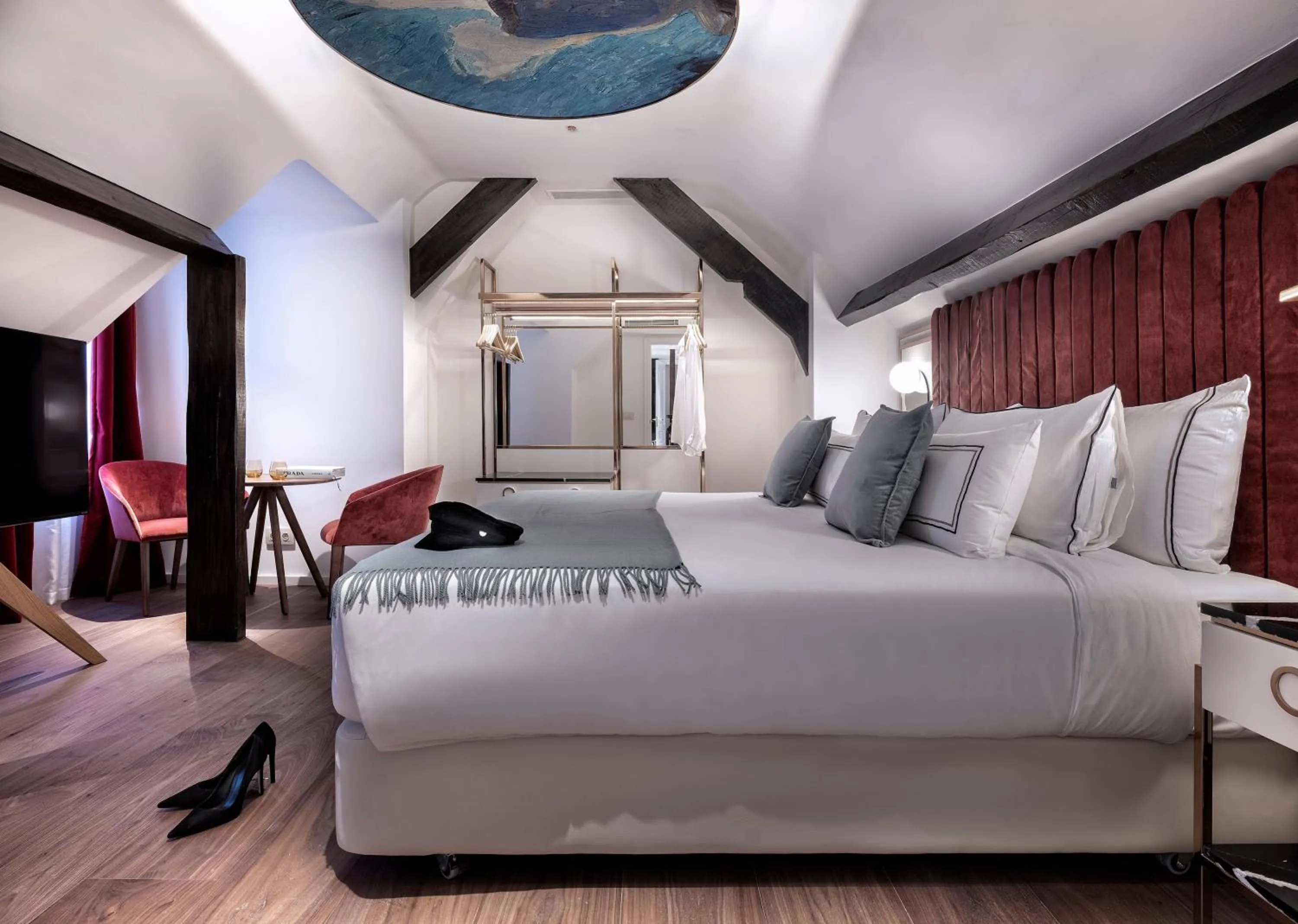 Property building, Bed in Maison Colbert Member of Meliá Collection Notre-Dame
