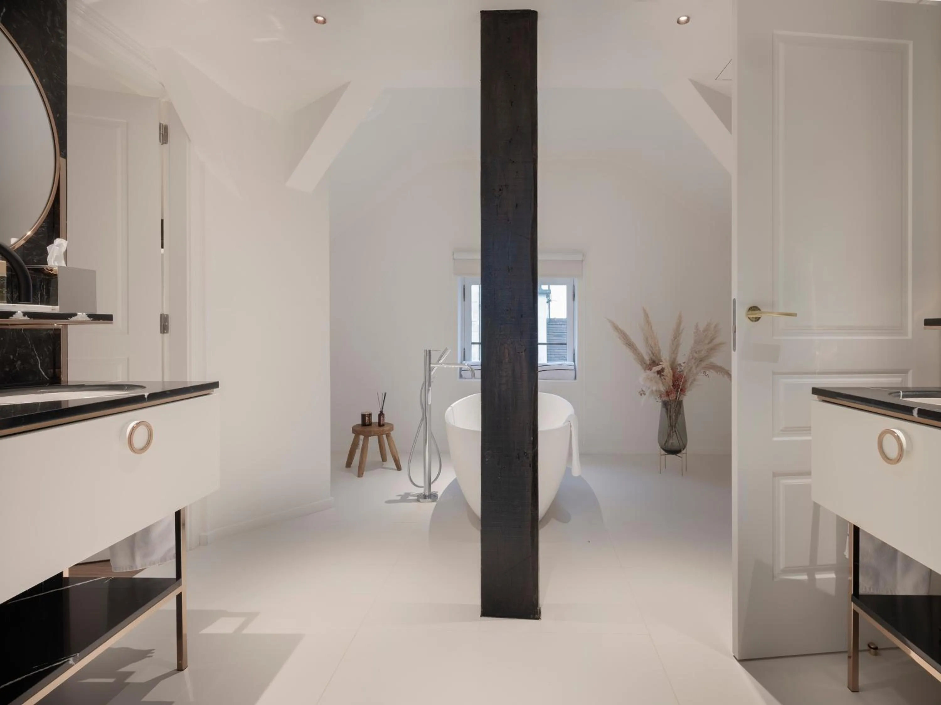 Bed in Maison Colbert Member of Meliá Collection Notre-Dame