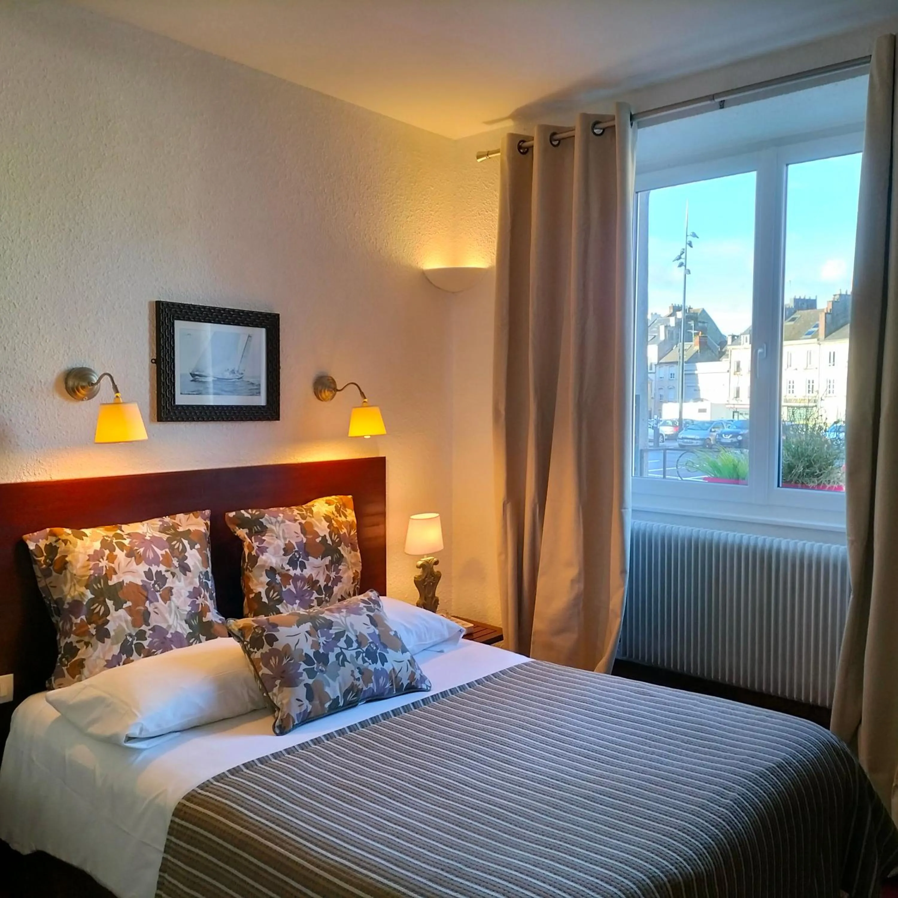 Photo of the whole room, Bed in Logis HOTEL RESTAURANT La Régence