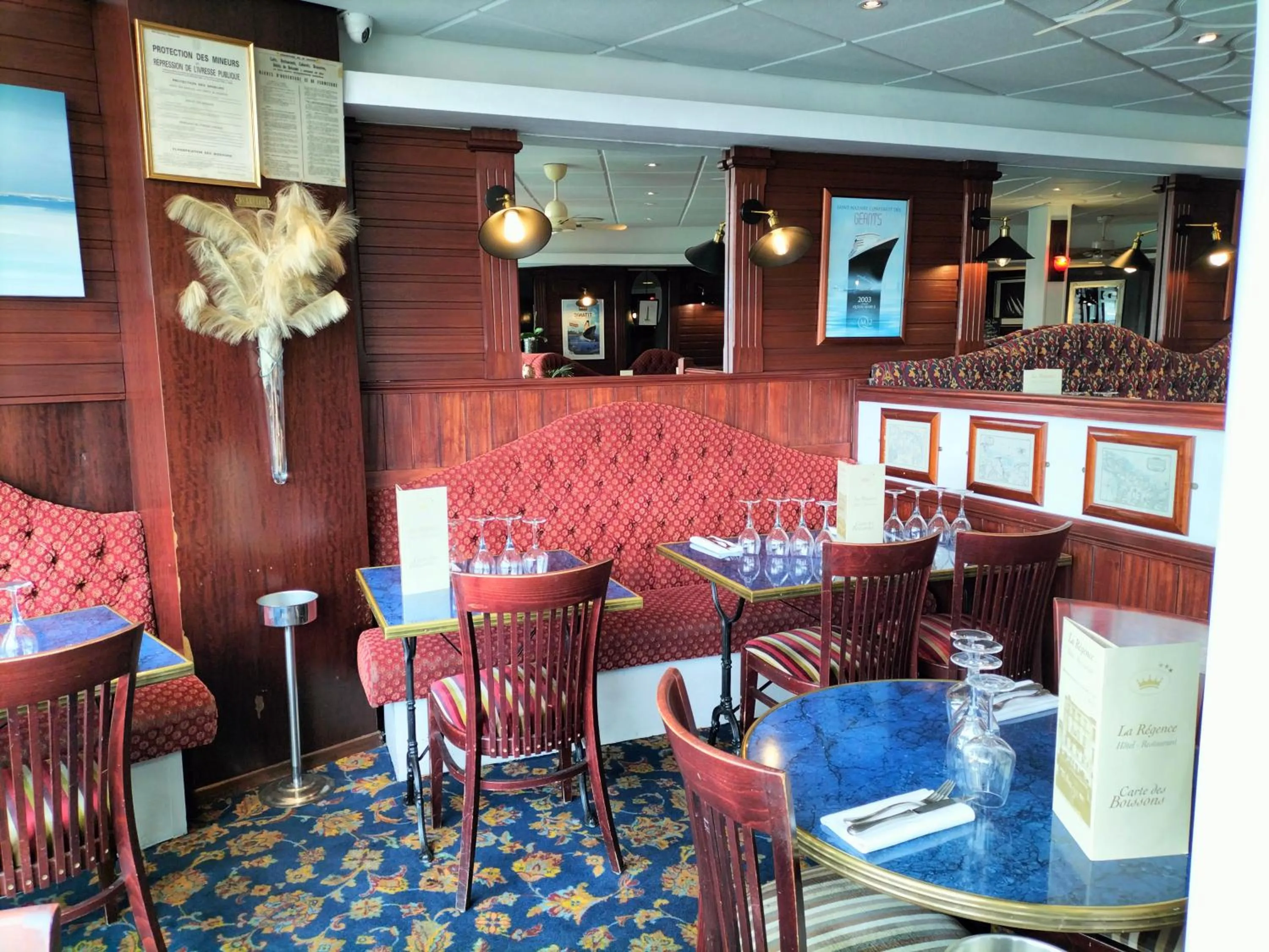 Property building in Logis HOTEL RESTAURANT La Régence