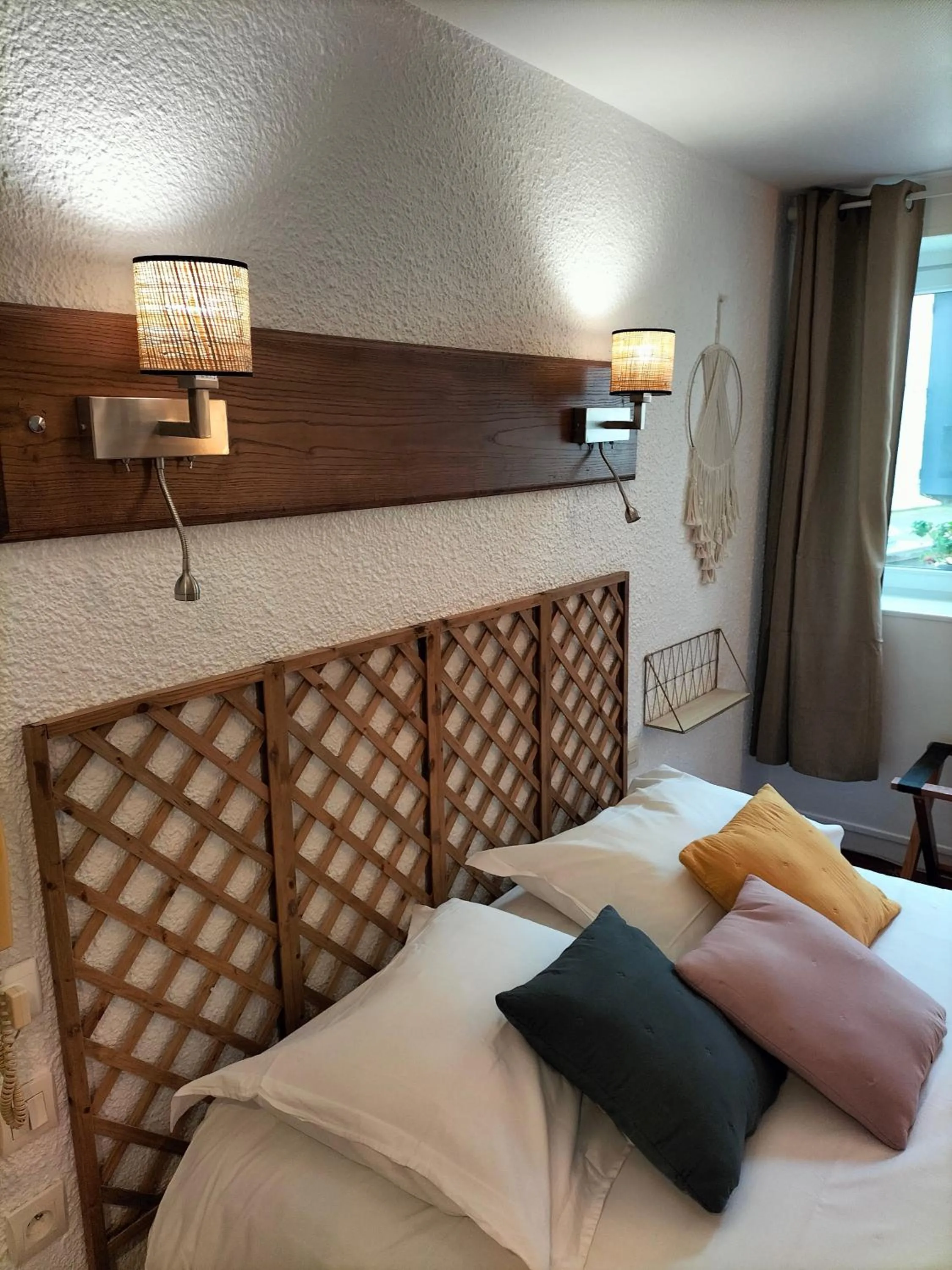 Photo of the whole room, Bed in Logis HOTEL RESTAURANT La Régence