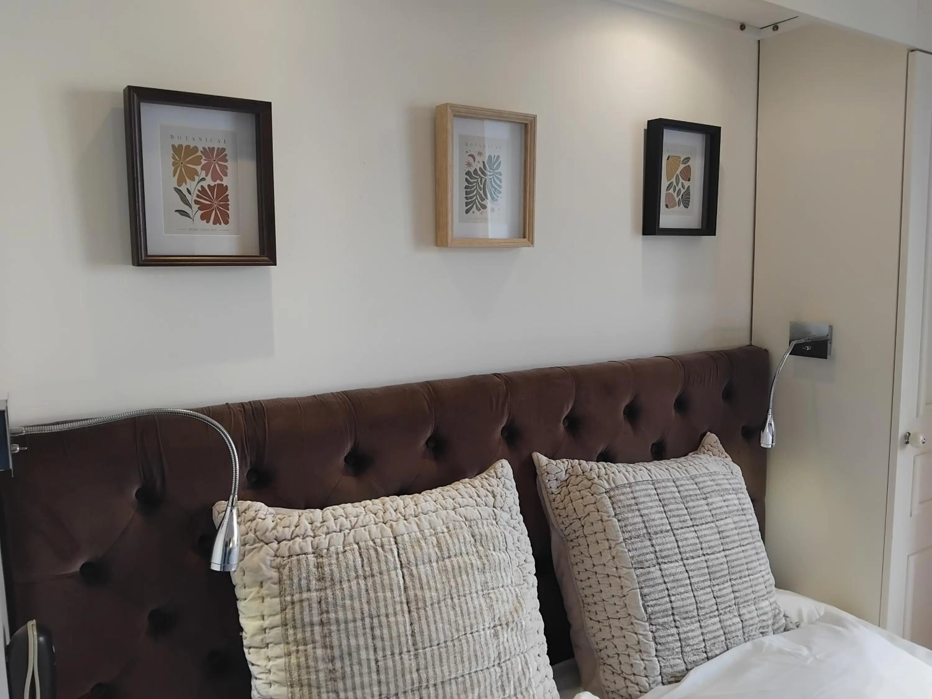 Bedroom in Logis HOTEL RESTAURANT La Régence