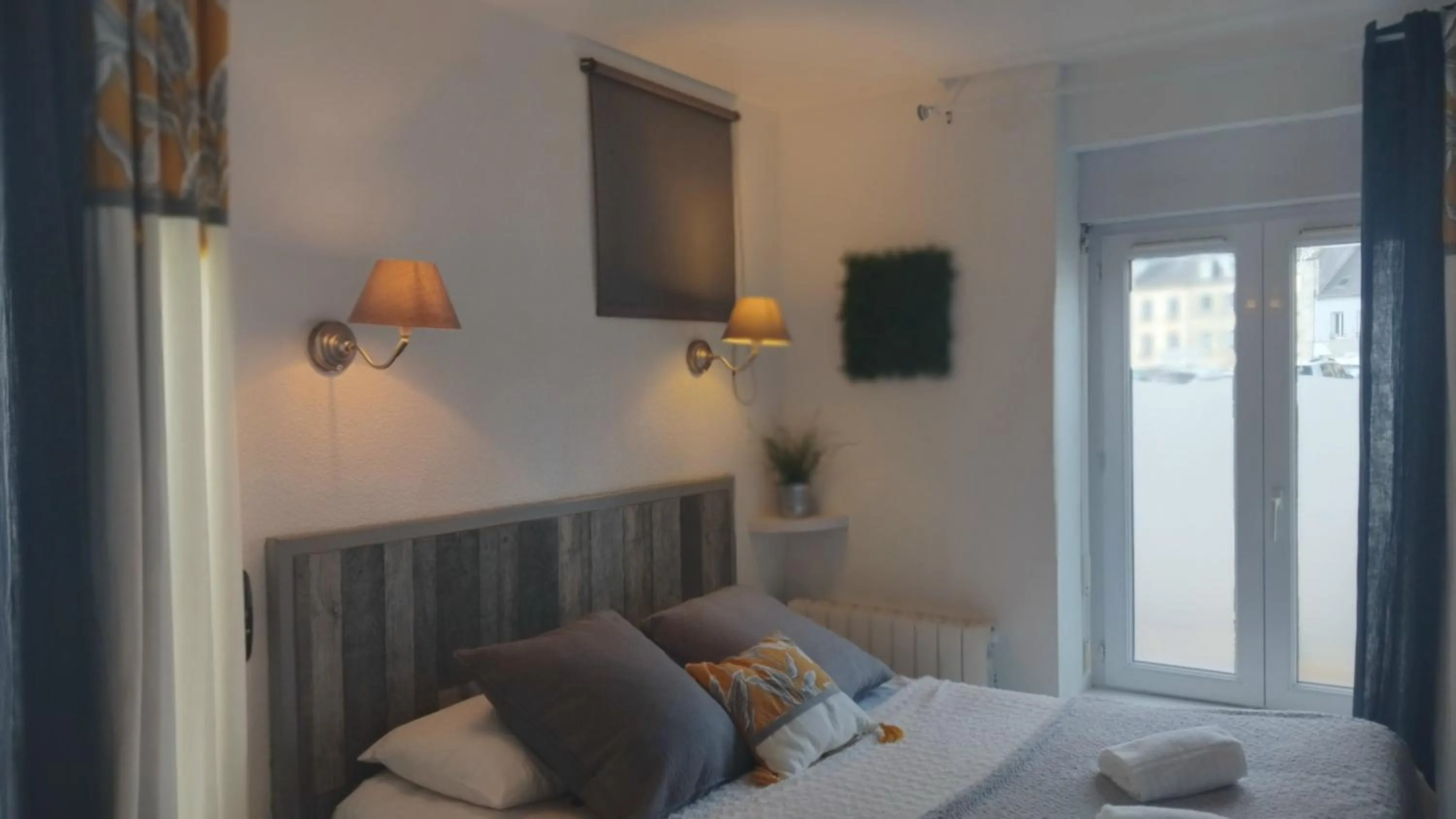 Photo of the whole room, Bed in Logis HOTEL RESTAURANT La Régence