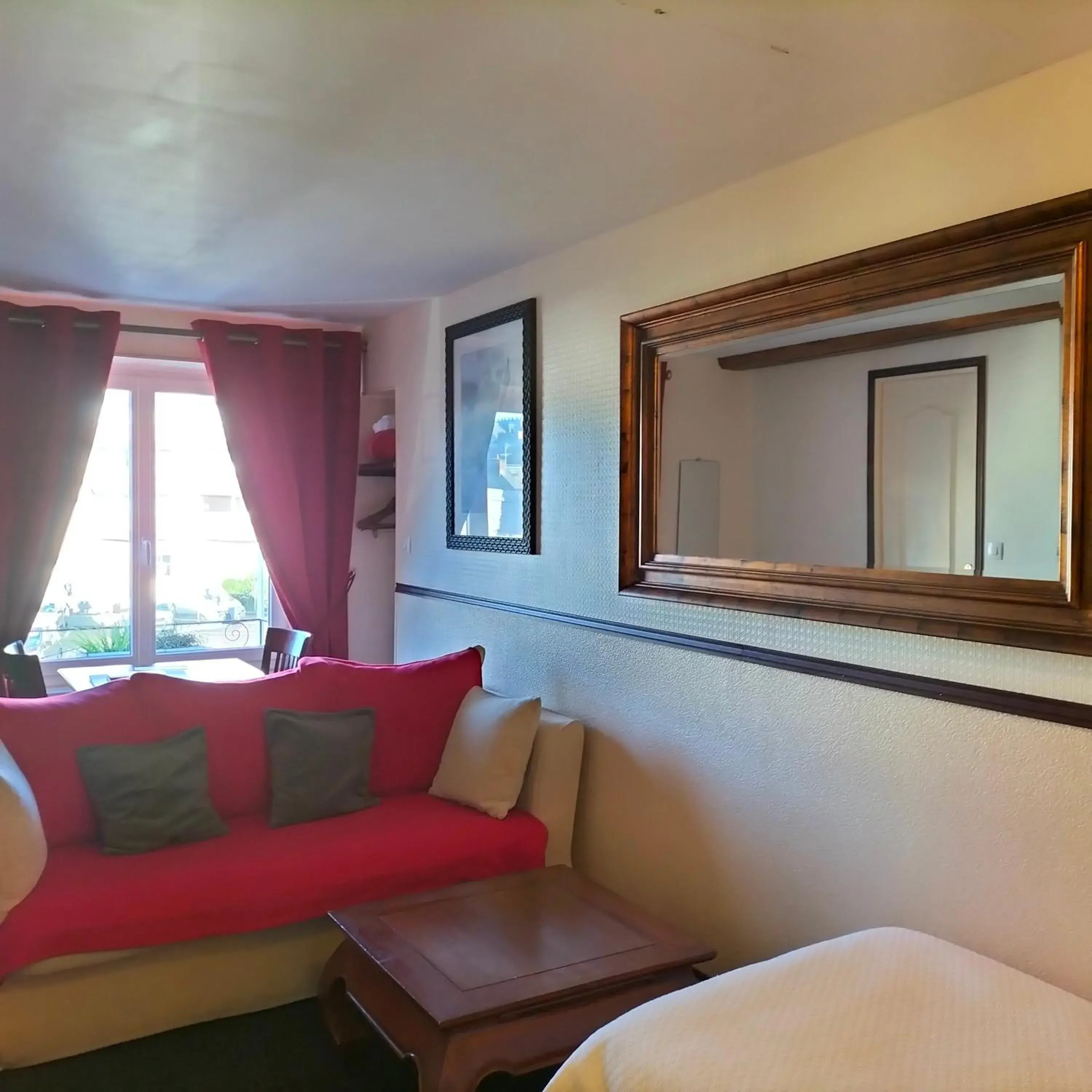 Photo of the whole room in Logis HOTEL RESTAURANT La Régence Photo of the whole room in Logis HOTEL RESTAURANT La Régence