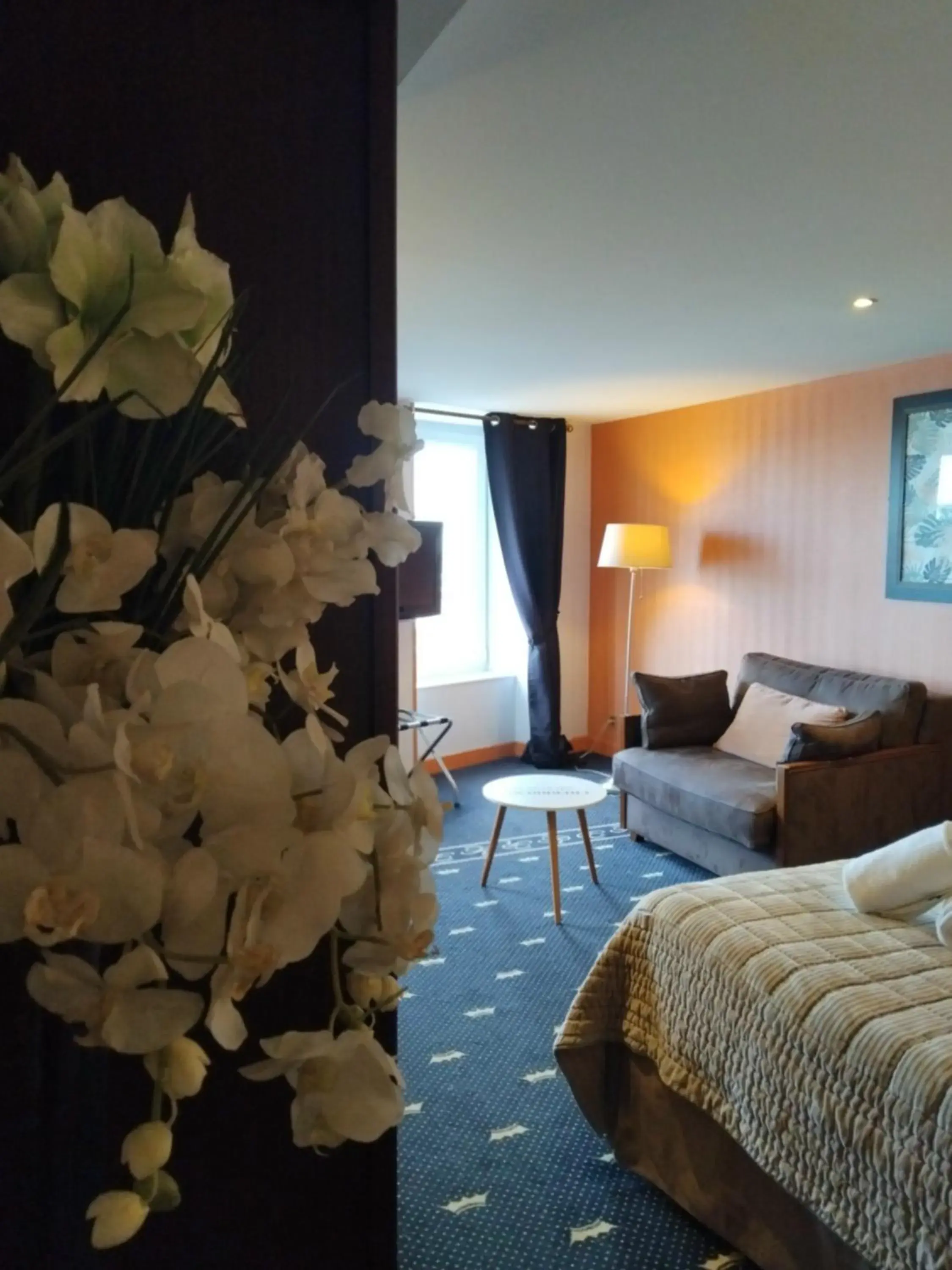 Bedroom, Bed in Logis HOTEL RESTAURANT La Régence Bedroom, Bed in Logis HOTEL RESTAURANT La Régence